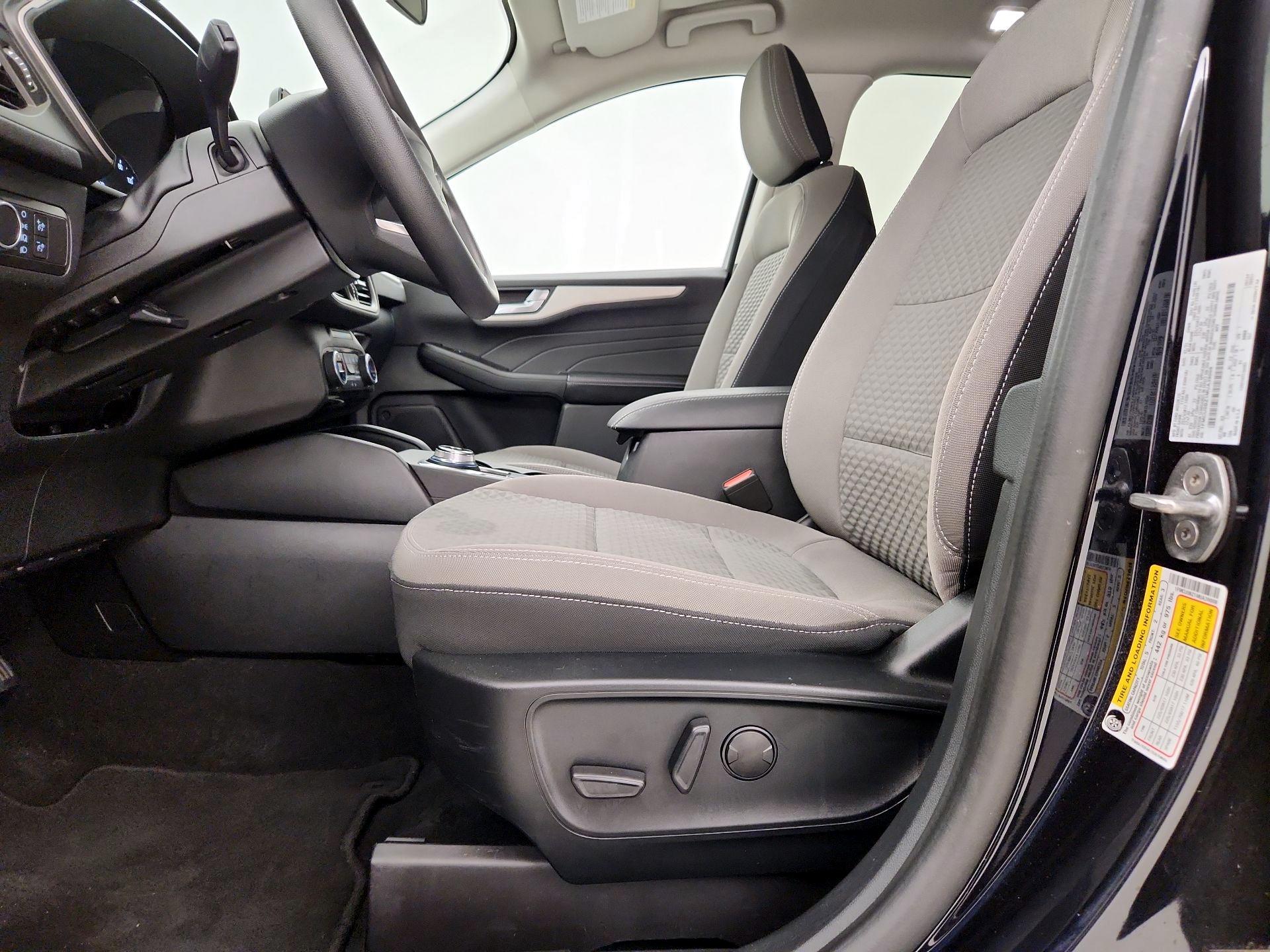 Thumbnail: 2021 Ford Escape - 11
