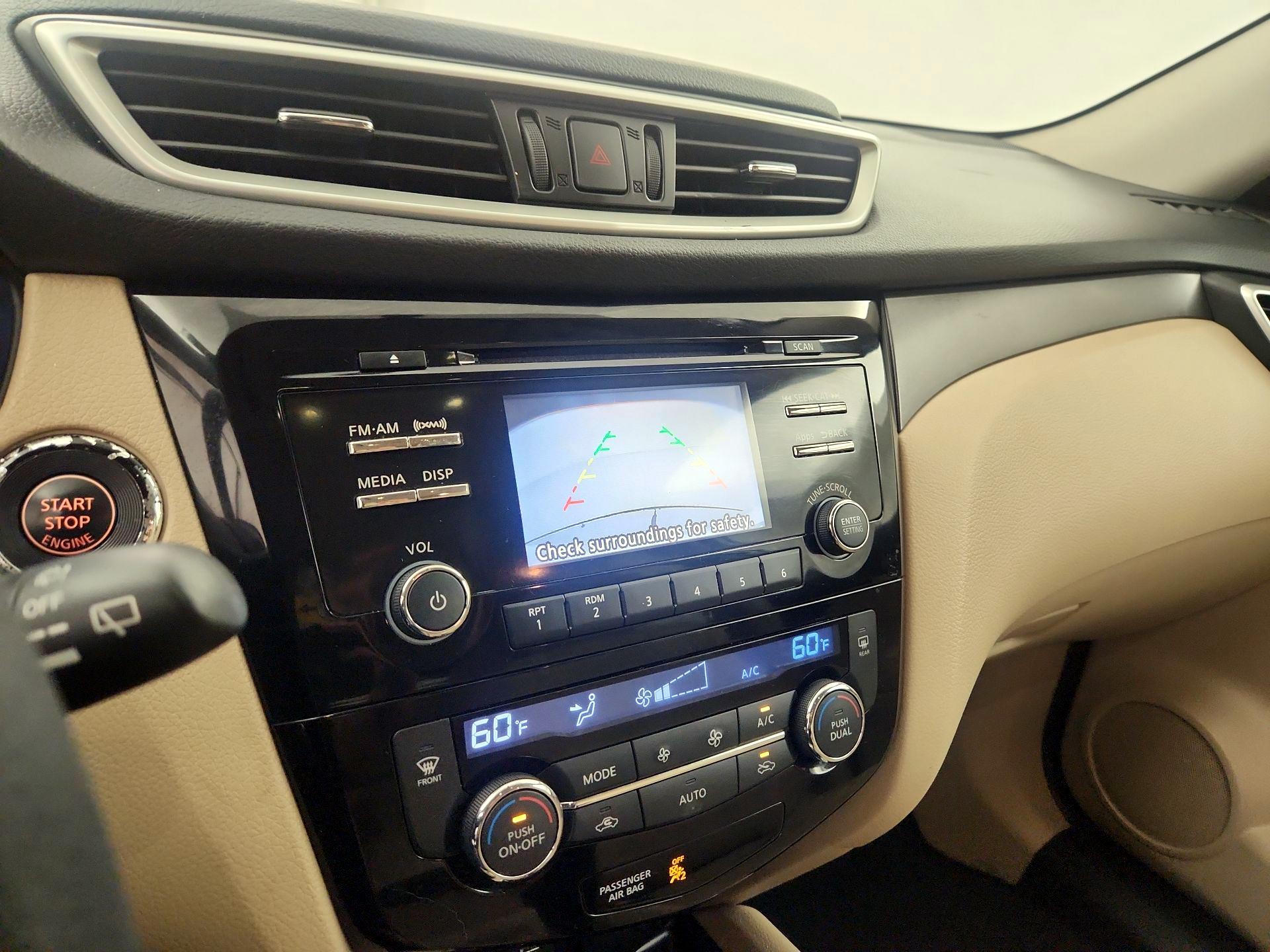Thumbnail: 2016 Nissan Rogue - 14