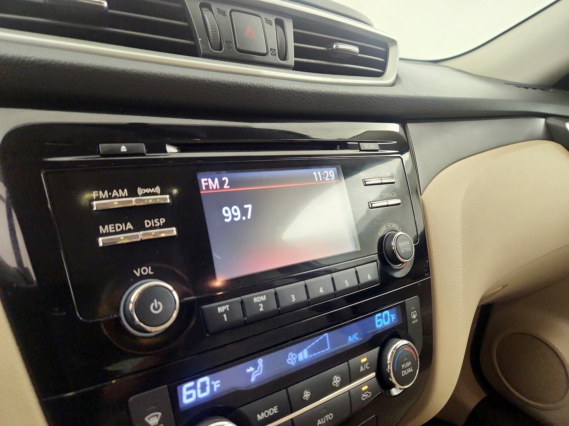 Thumbnail: 2016 Nissan Rogue - 15