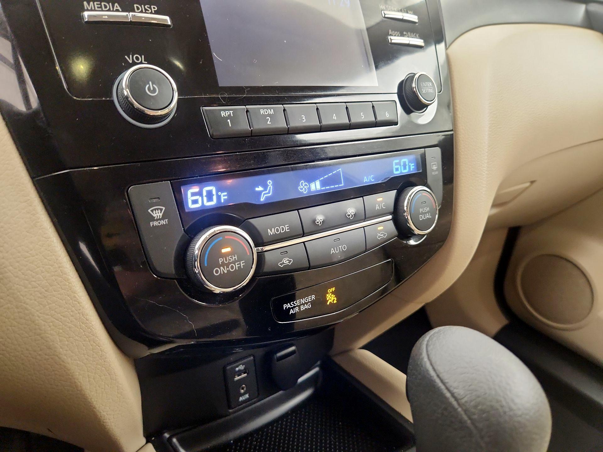 Thumbnail: 2016 Nissan Rogue - 16