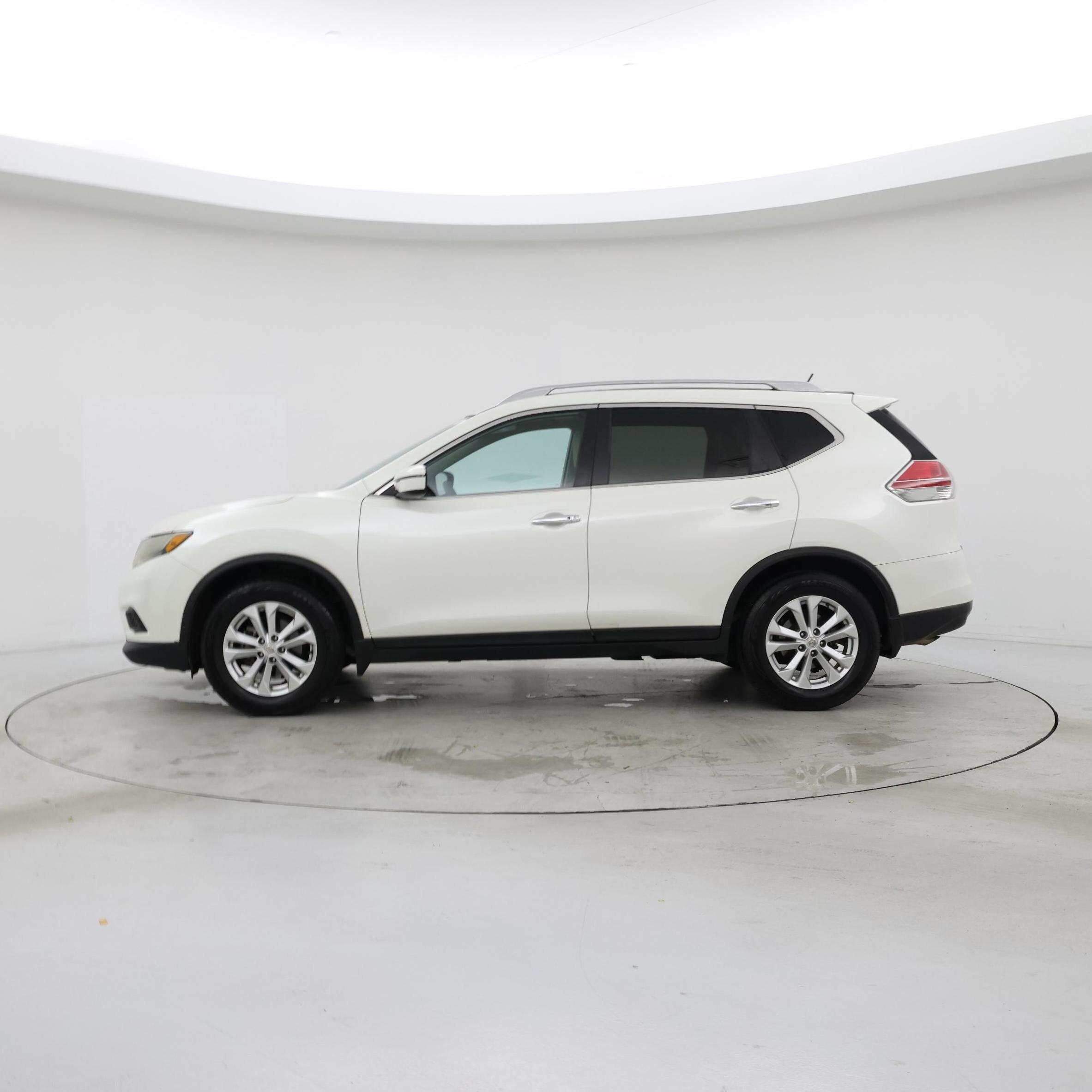 Thumbnail: 2016 Nissan Rogue - 3