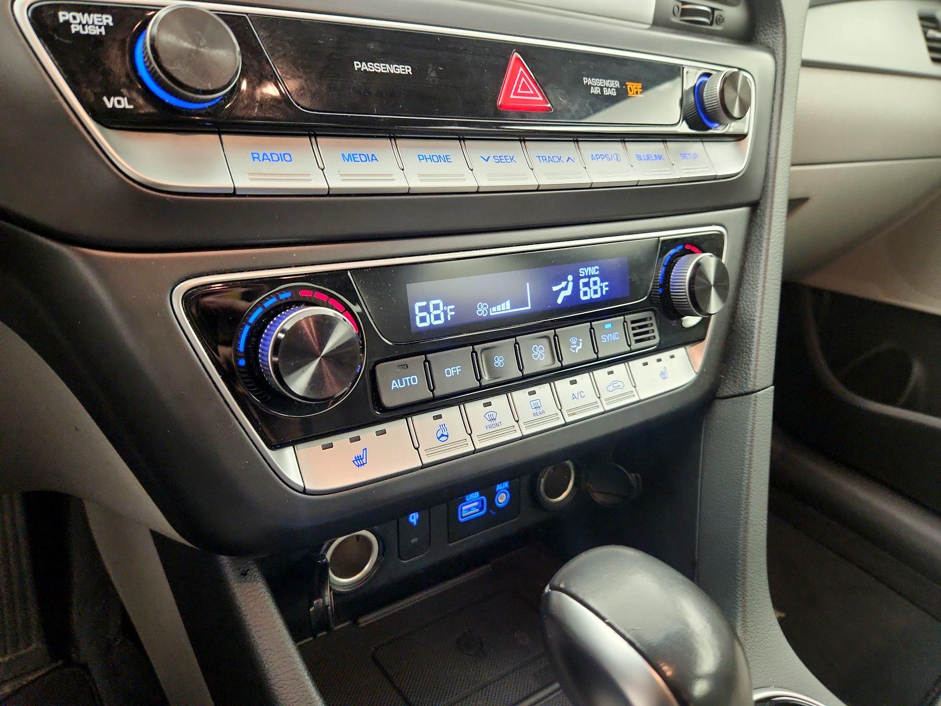Thumbnail: 2019 Hyundai Sonata - 16