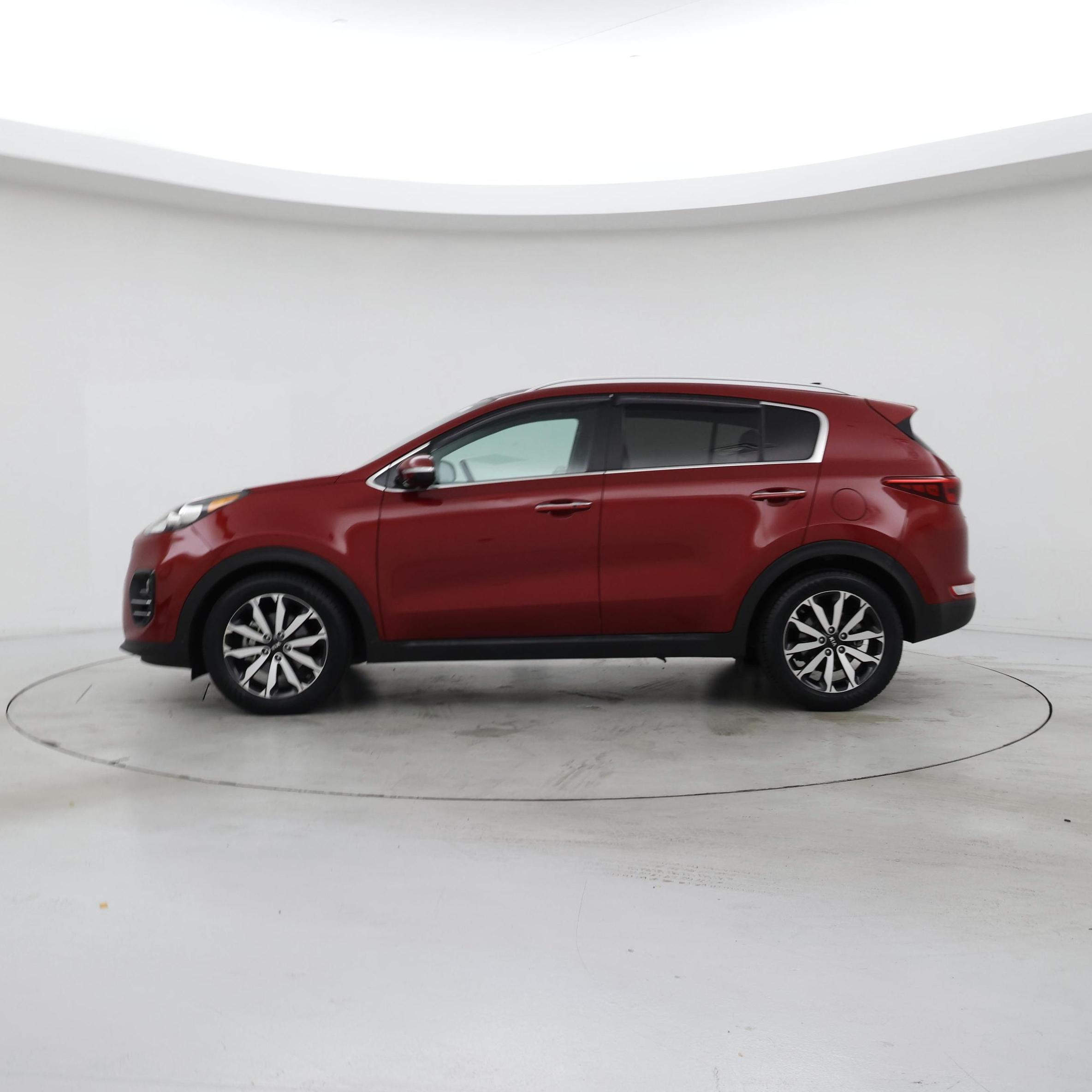 Thumbnail: 2017 Kia Sportage - 3