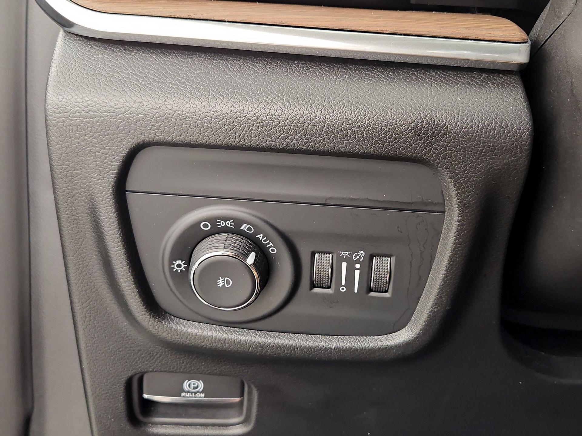 Thumbnail: 2023 Jeep Grand Cherokee - 13