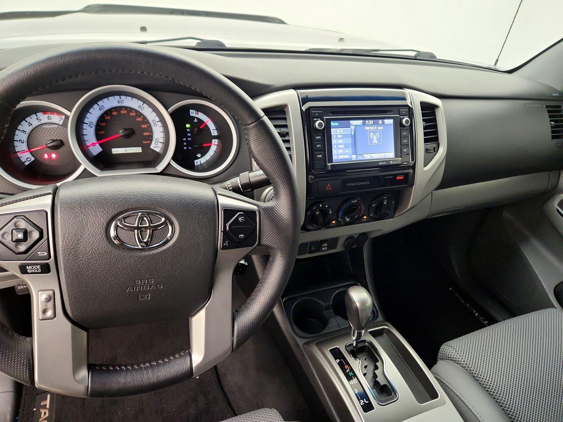 Thumbnail: 2015 Toyota Tacoma - 9