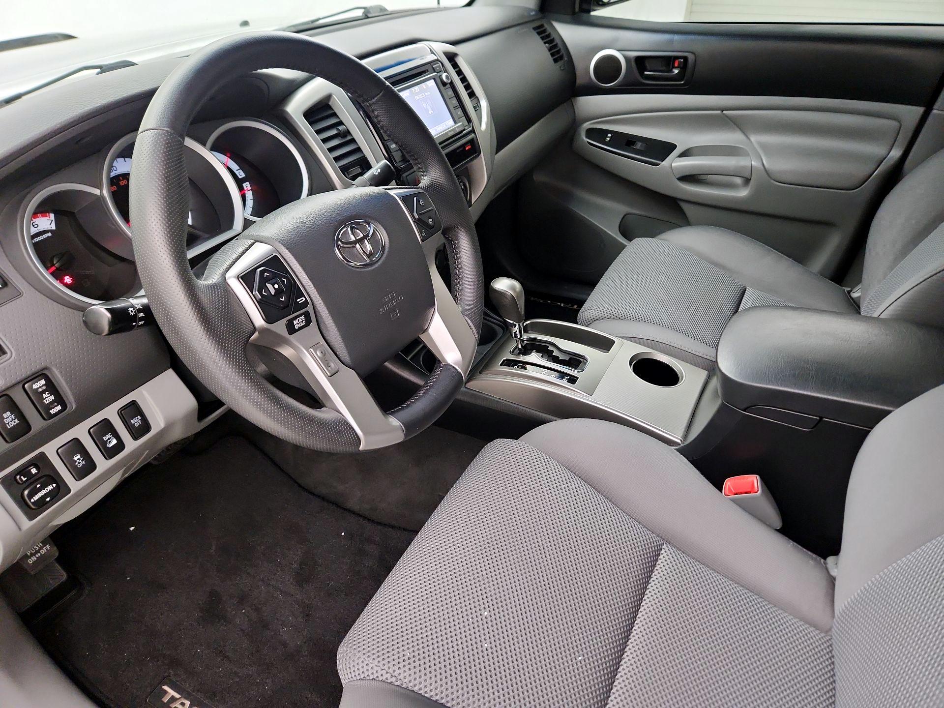 Thumbnail: 2015 Toyota Tacoma - 11