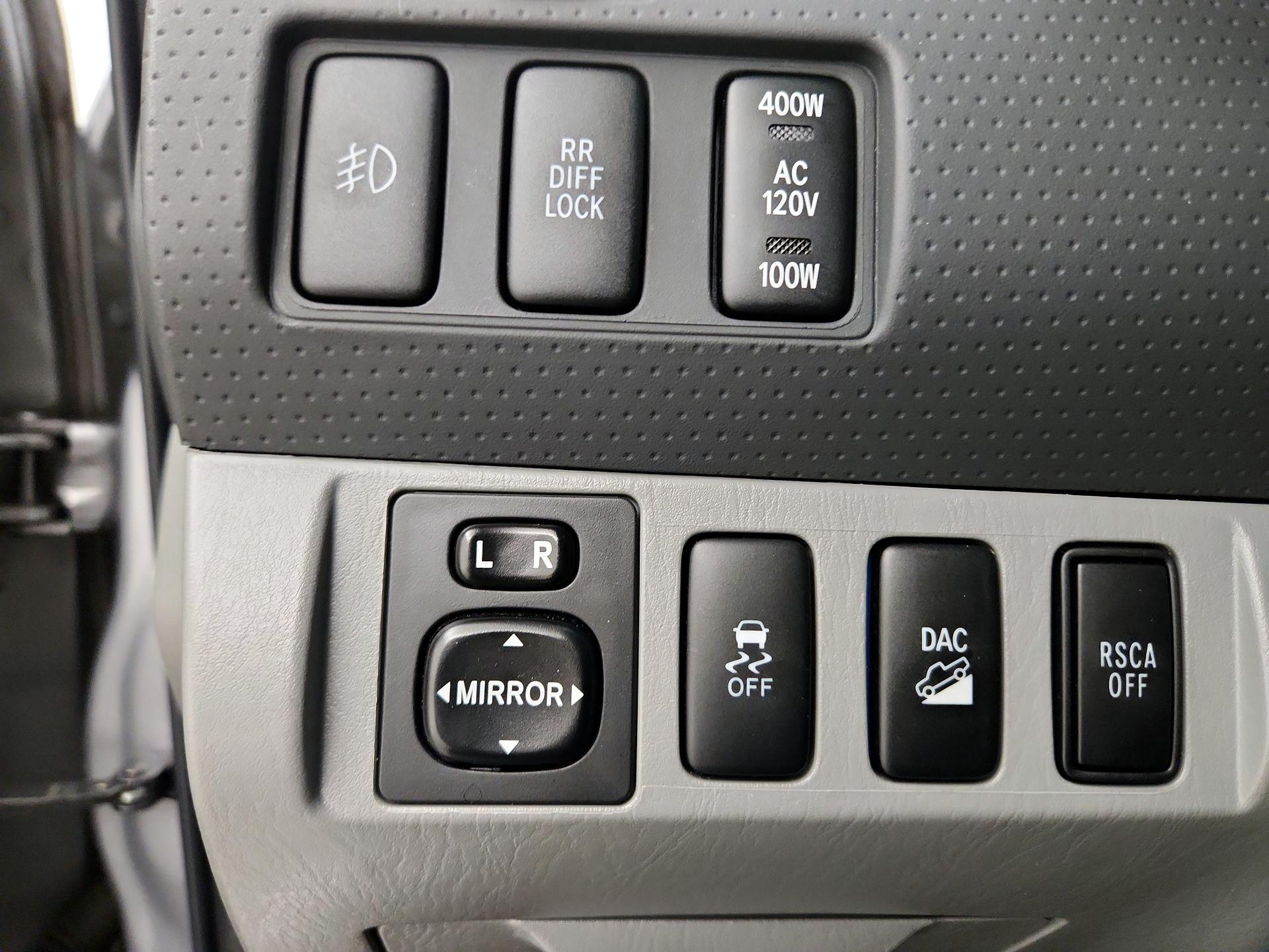 Thumbnail: 2015 Toyota Tacoma - 13