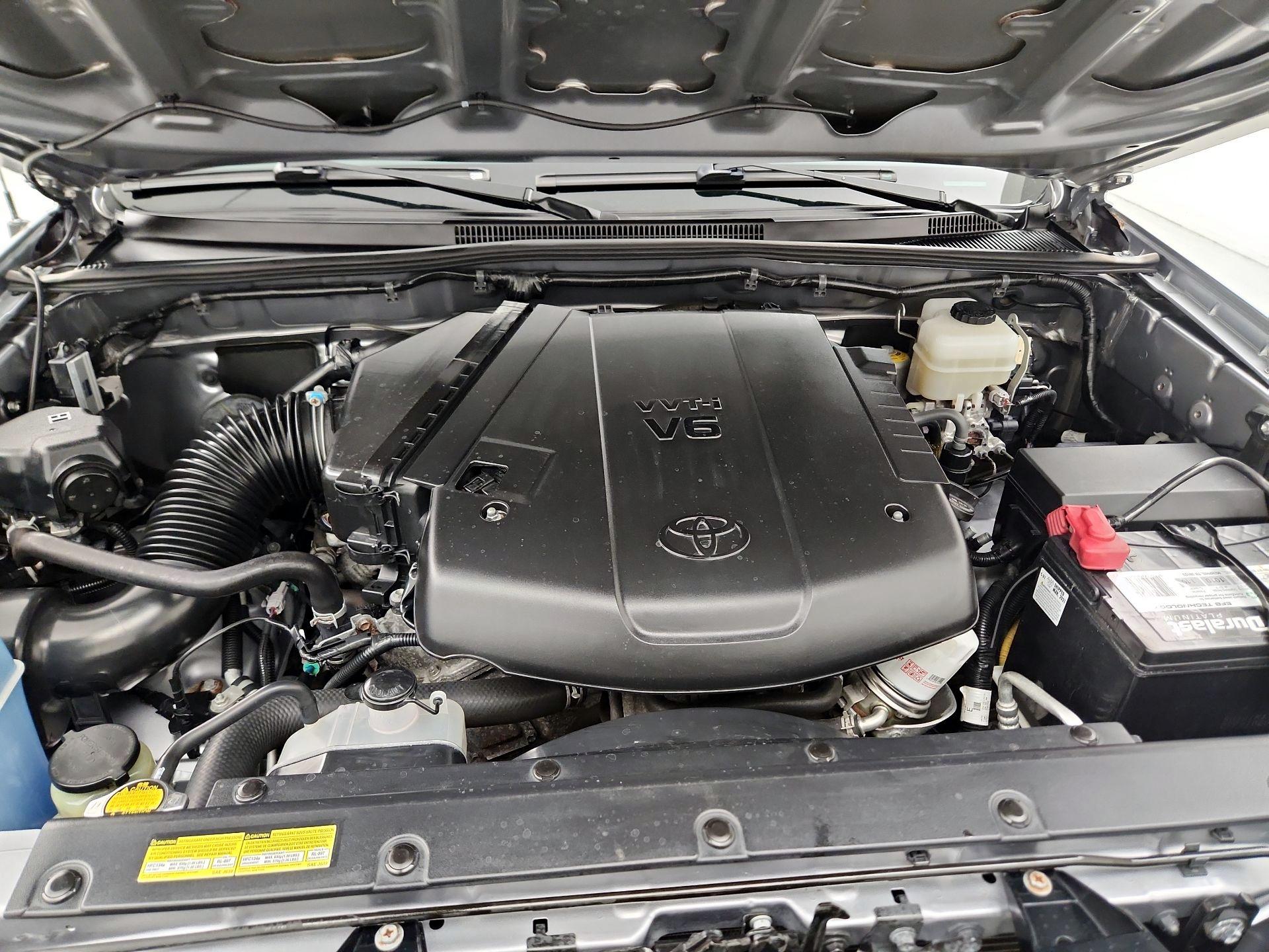Thumbnail: 2015 Toyota Tacoma - 20