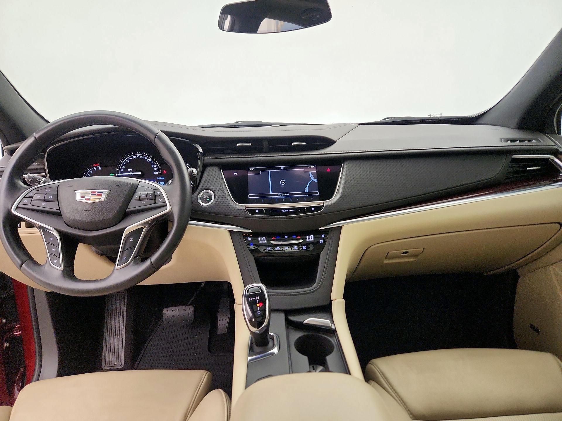Thumbnail: 2017 Cadillac XT5 - 9