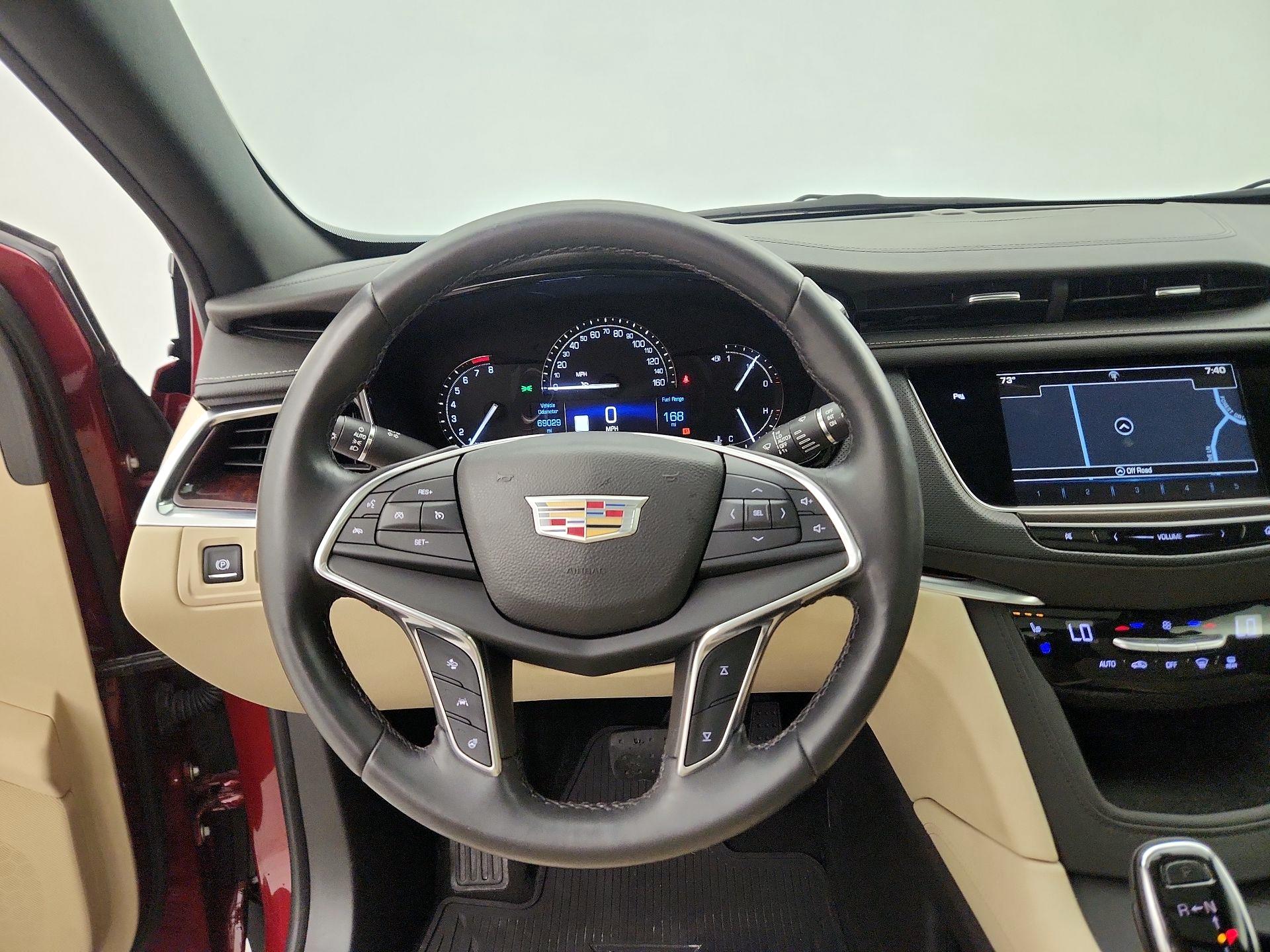 Thumbnail: 2017 Cadillac XT5 - 10