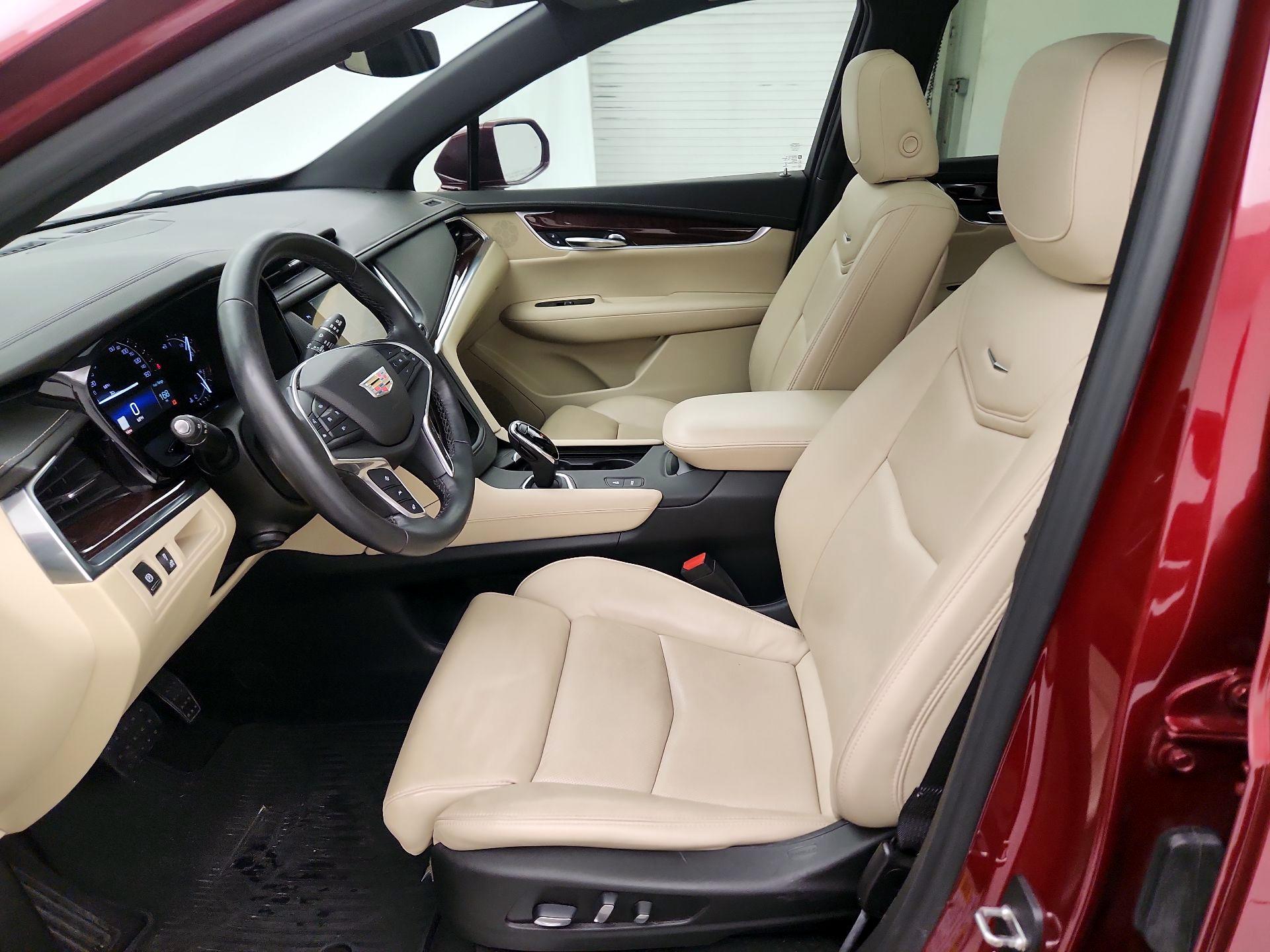Thumbnail: 2017 Cadillac XT5 - 11