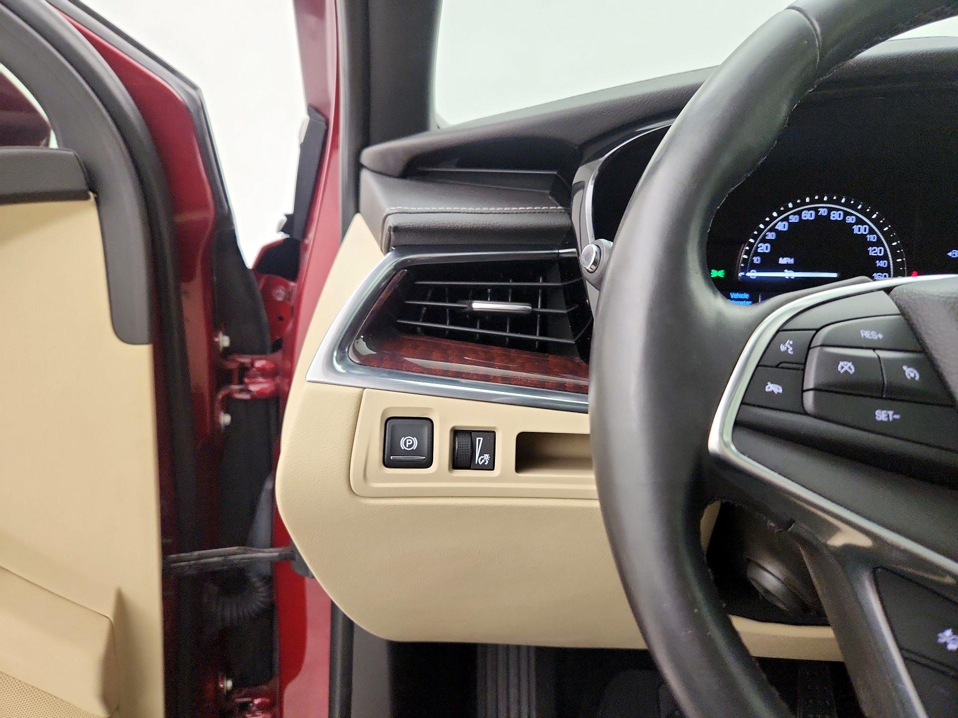 Thumbnail: 2017 Cadillac XT5 - 13