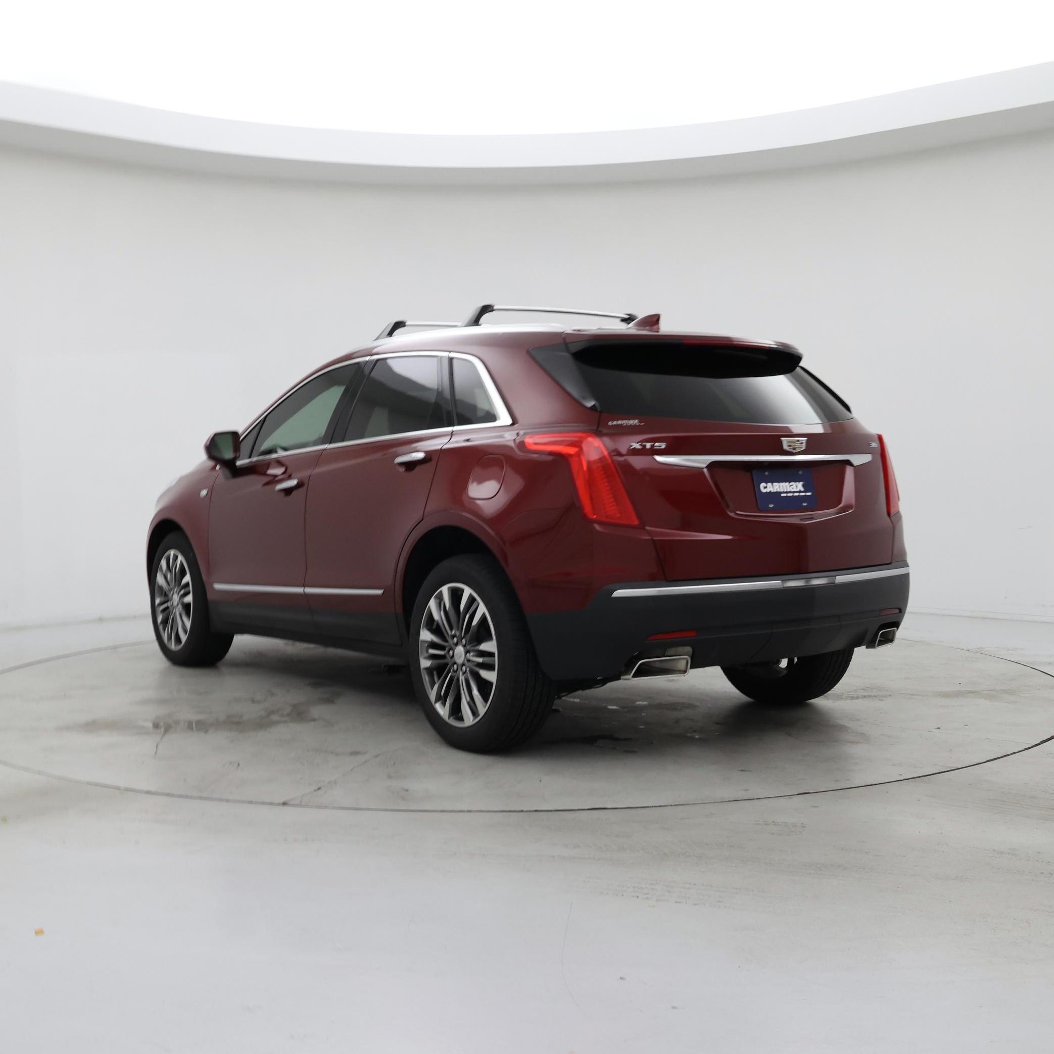 Thumbnail: 2017 Cadillac XT5 - 2