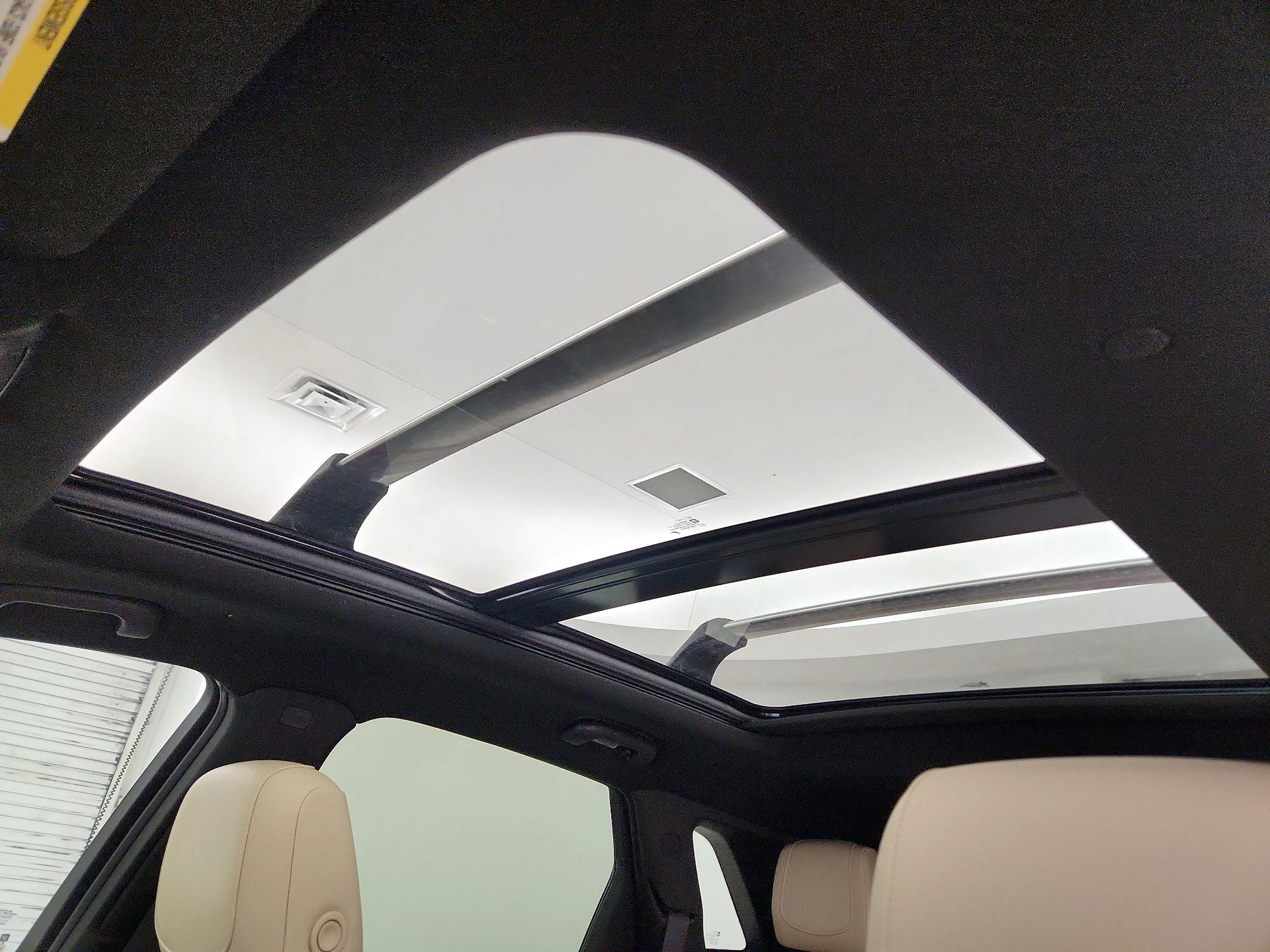 Thumbnail: 2017 Cadillac XT5 - 20