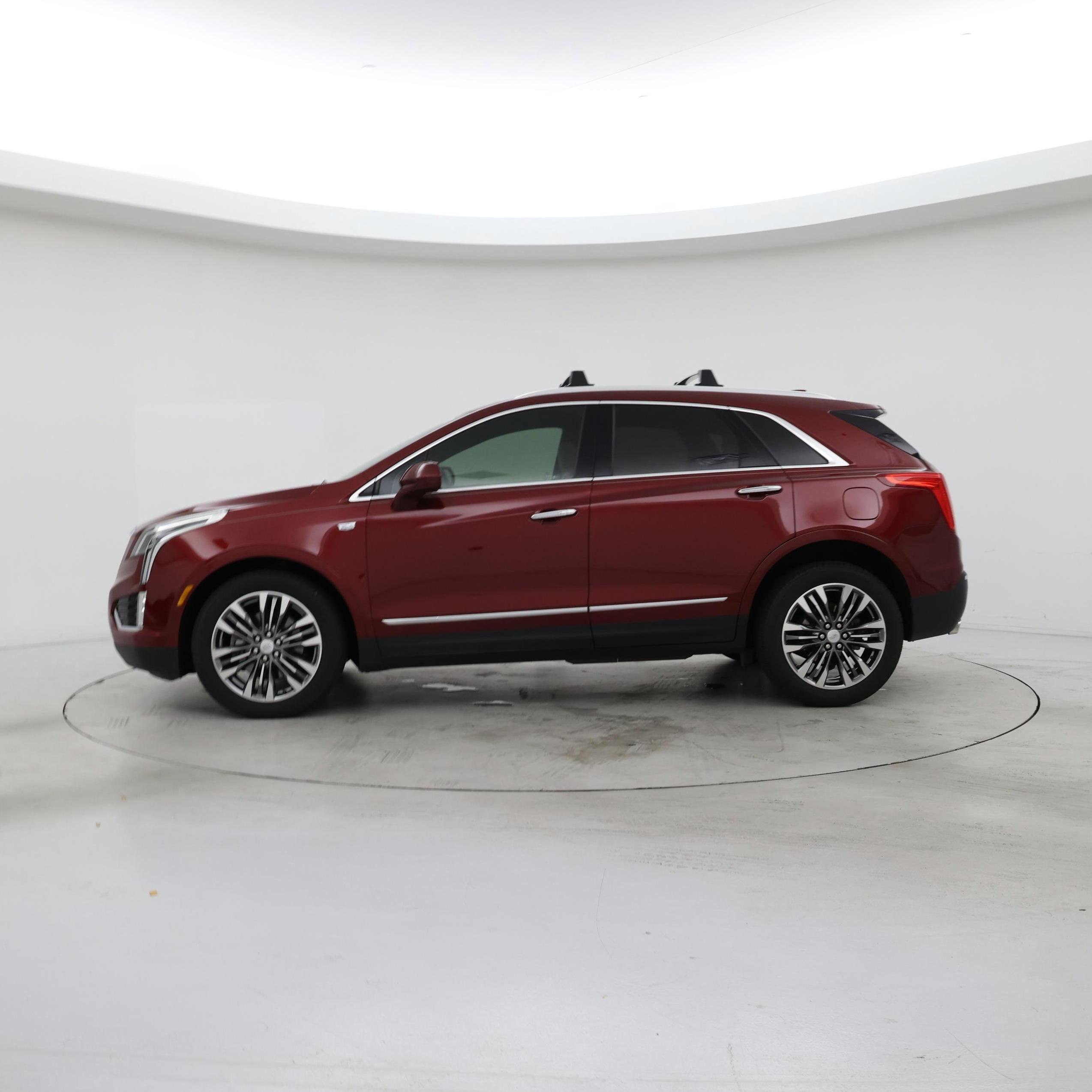 Thumbnail: 2017 Cadillac XT5 - 3