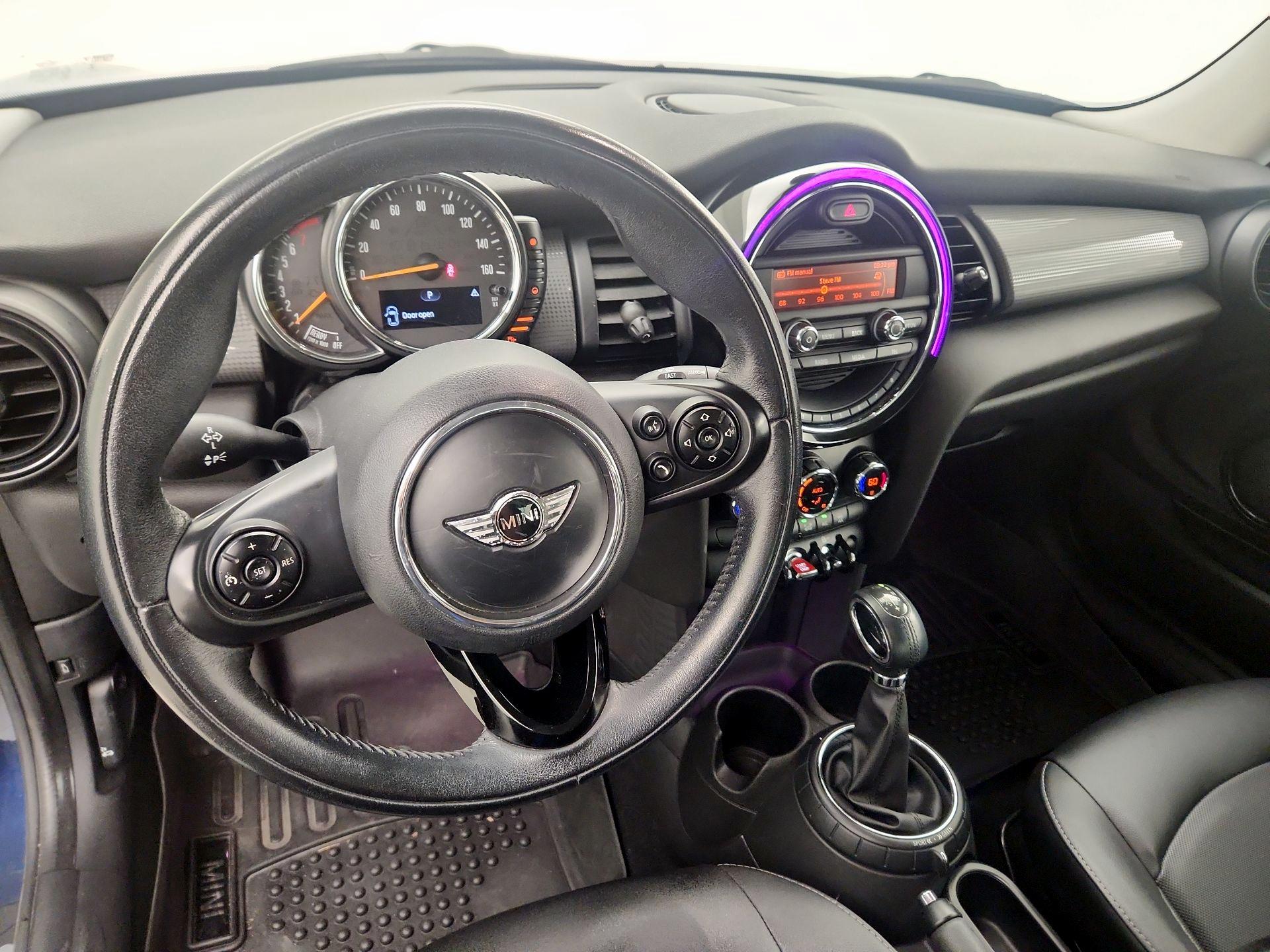 Thumbnail: 2015 MINI Cooper Hardtop - 9