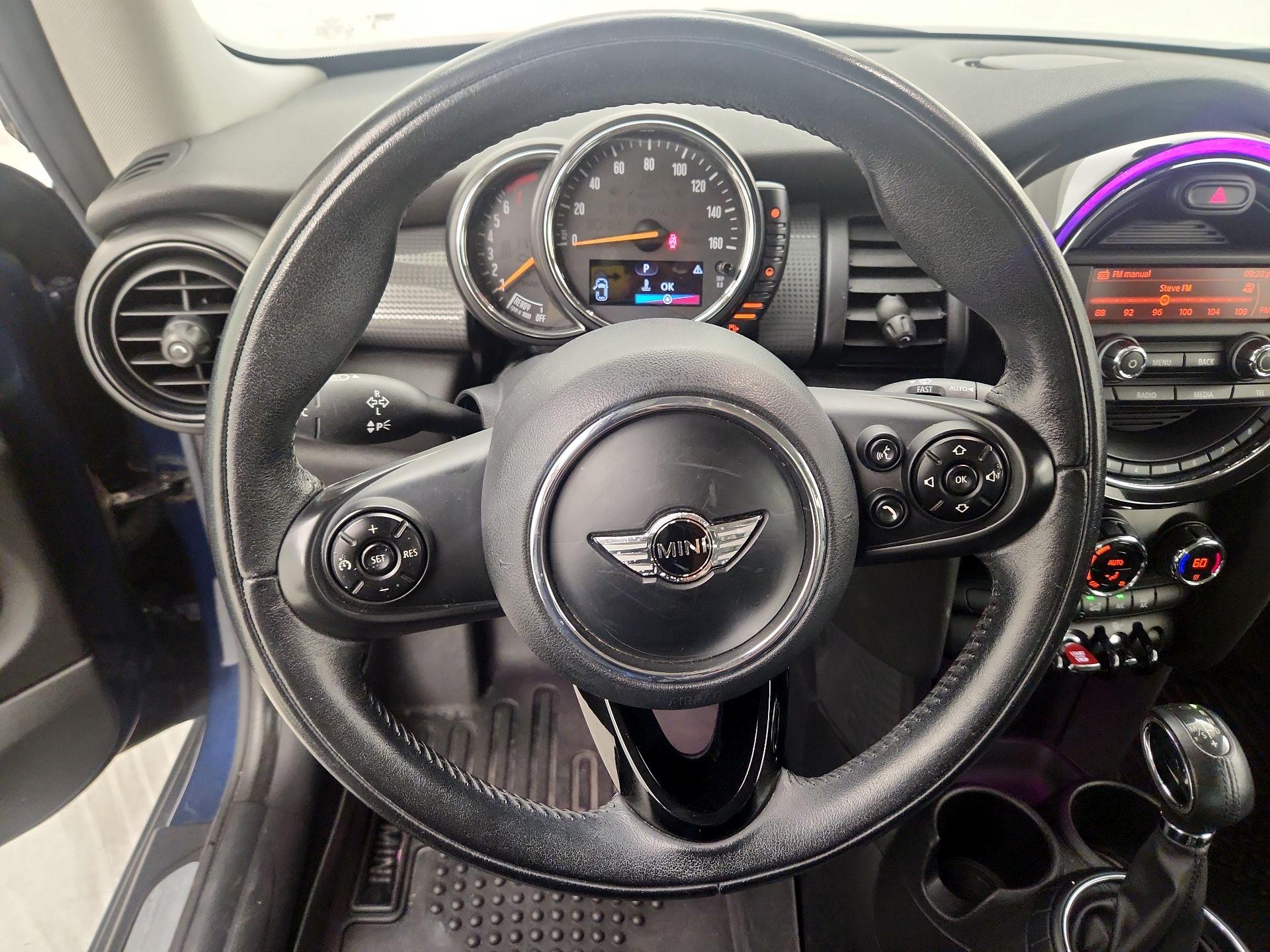 Thumbnail: 2015 MINI Cooper Hardtop - 10