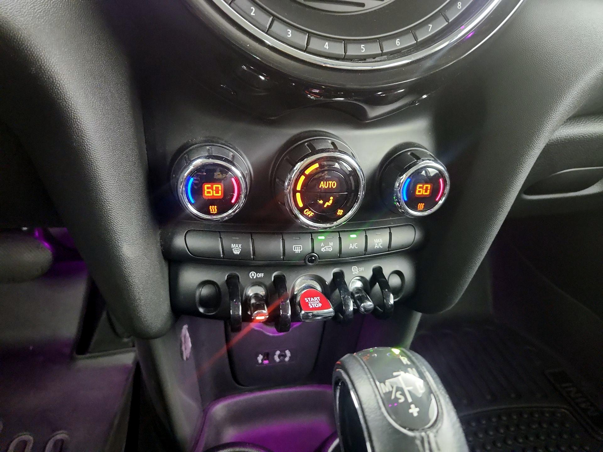 Thumbnail: 2015 MINI Cooper Hardtop - 15