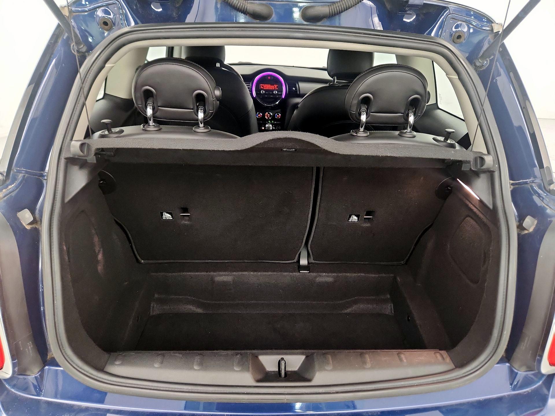 Thumbnail: 2015 MINI Cooper Hardtop - 19