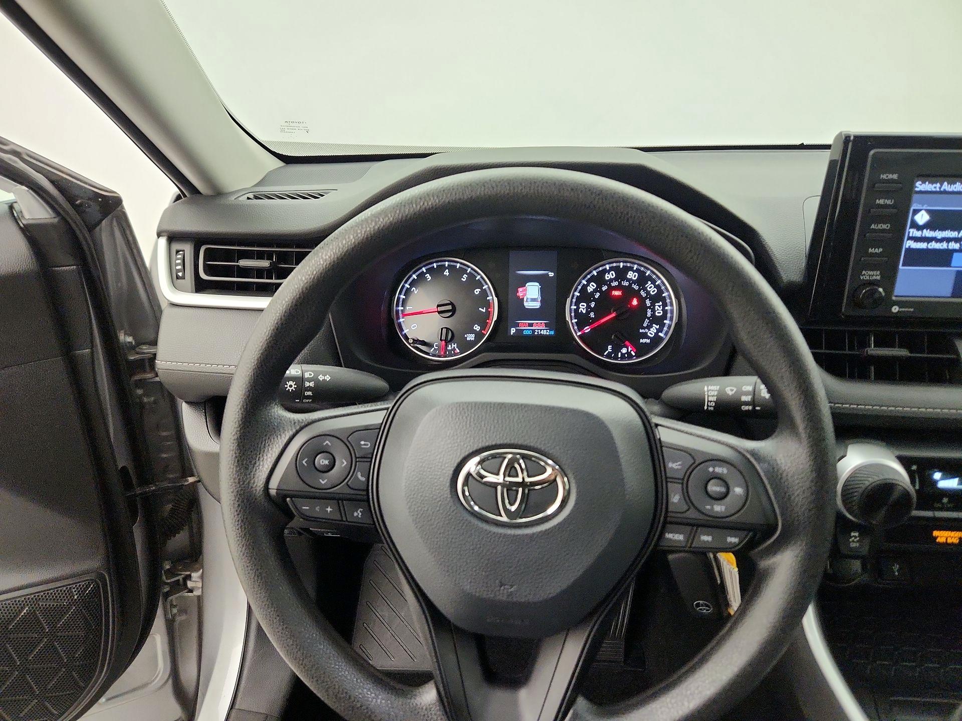 Thumbnail: 2022 Toyota RAV4 - 10