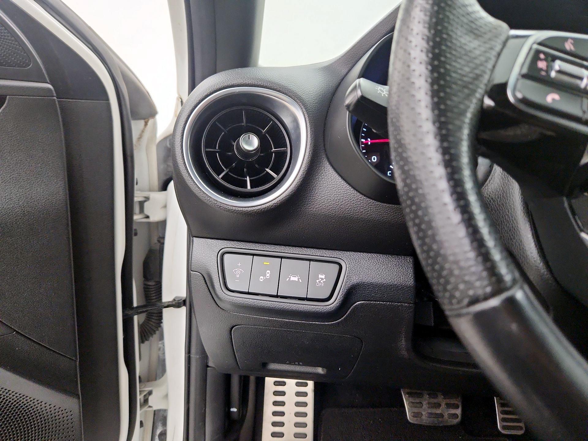 Thumbnail: 2021 Kia Forte - 13