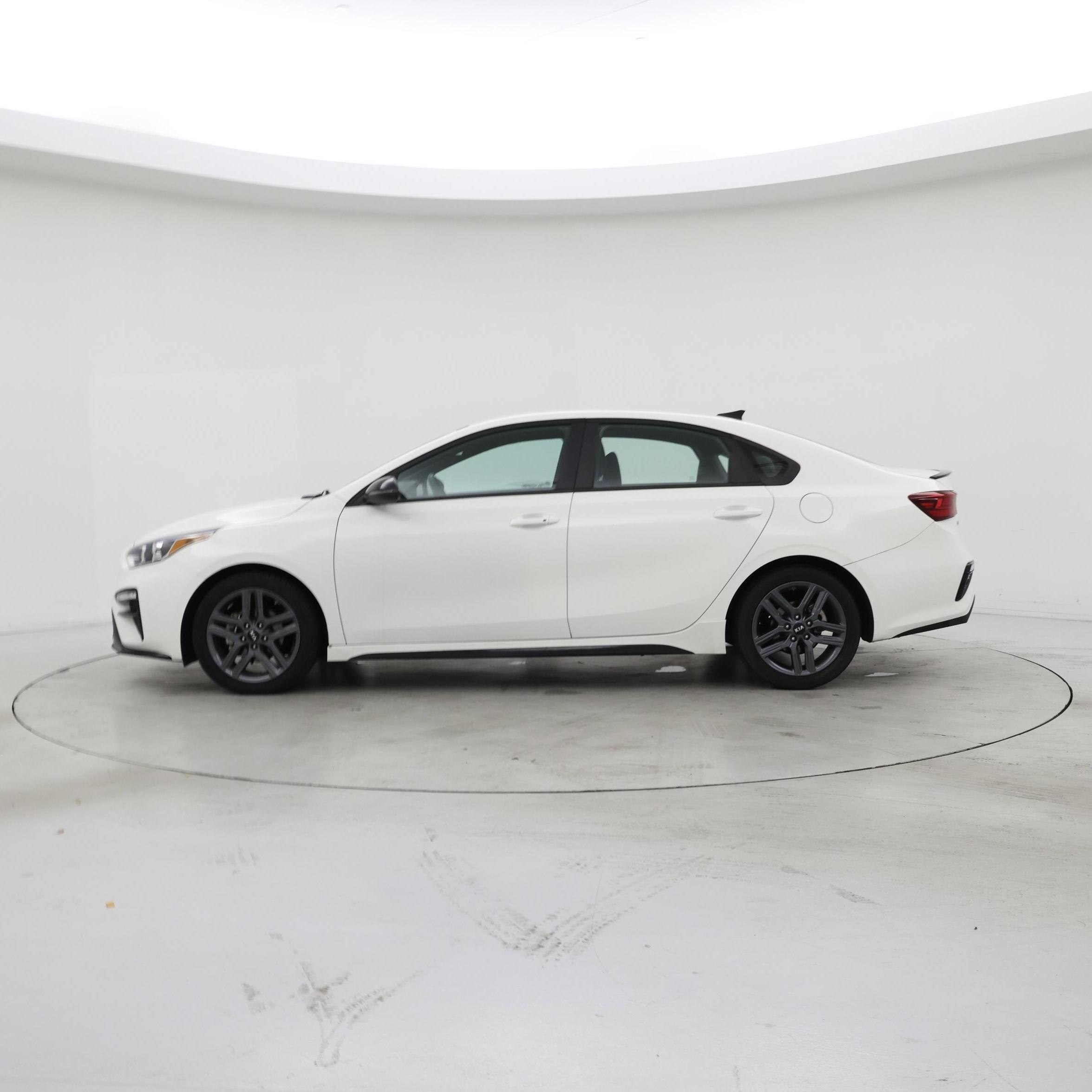 Thumbnail: 2021 Kia Forte - 3