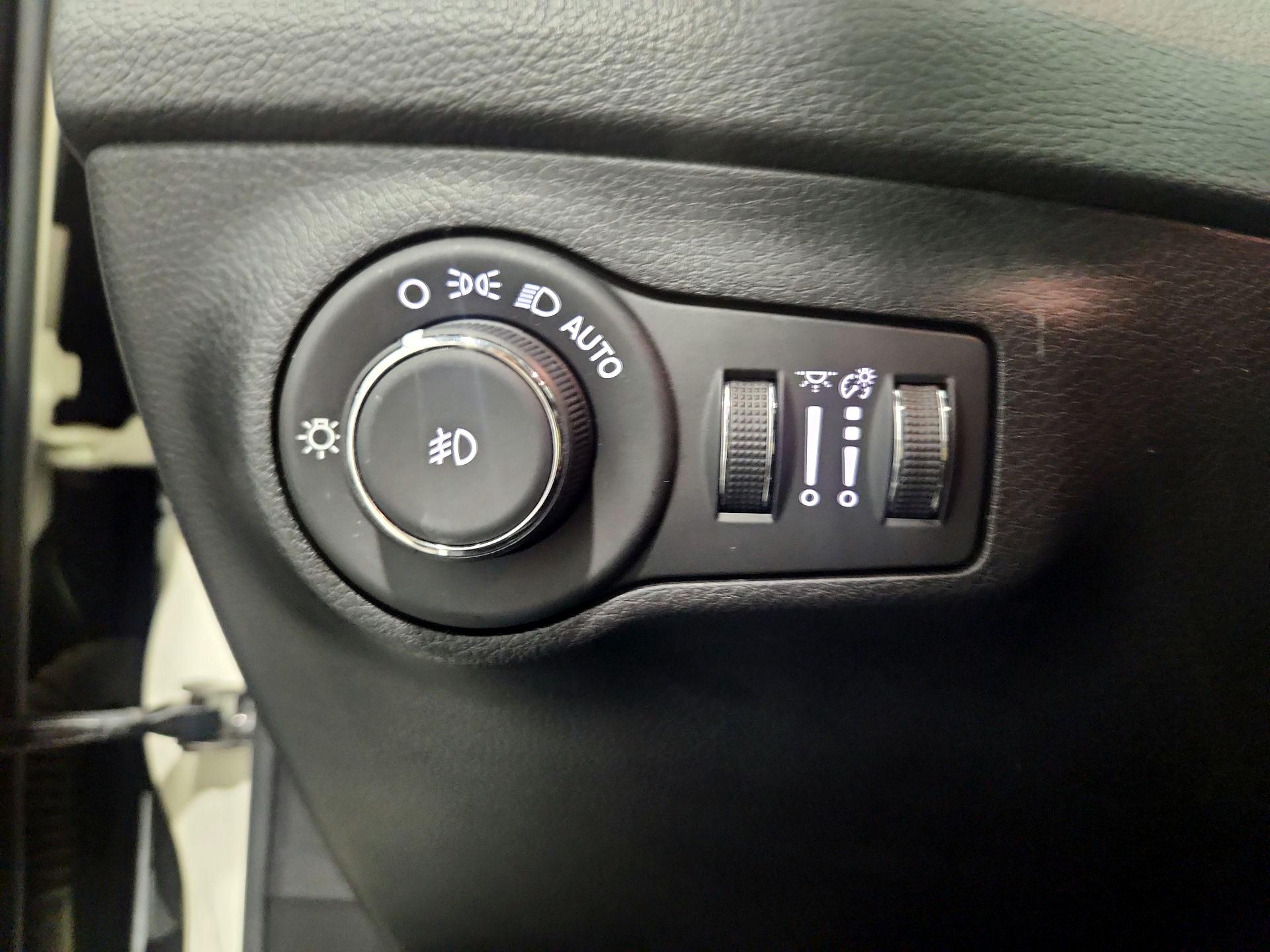 Thumbnail: 2019 Jeep Compass - 13
