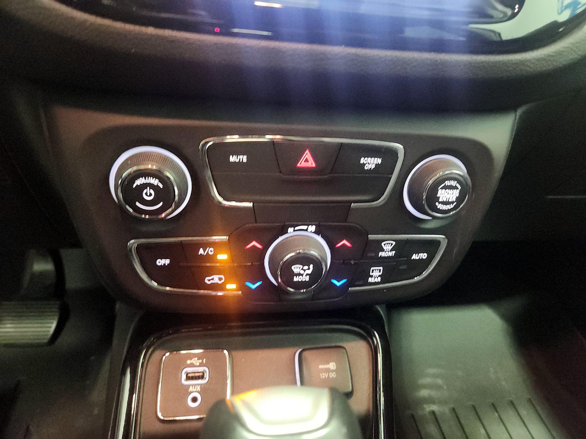 Thumbnail: 2019 Jeep Compass - 16
