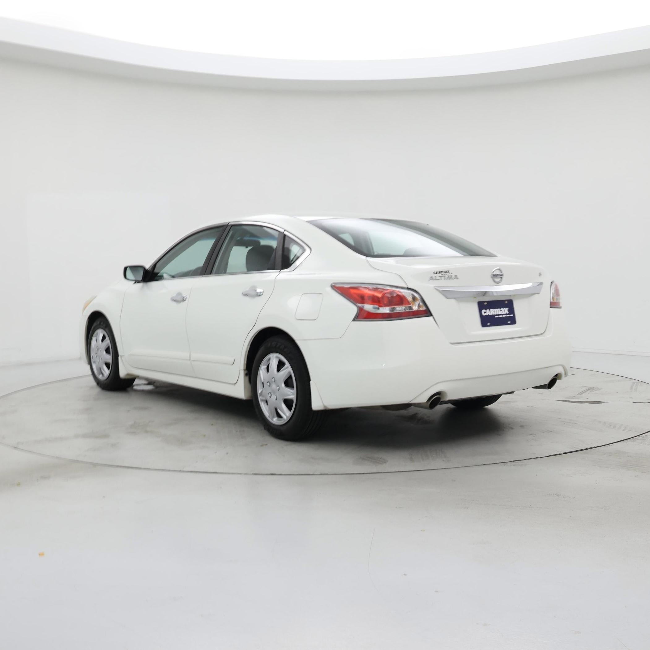 Thumbnail: 2015 Nissan Altima - 2