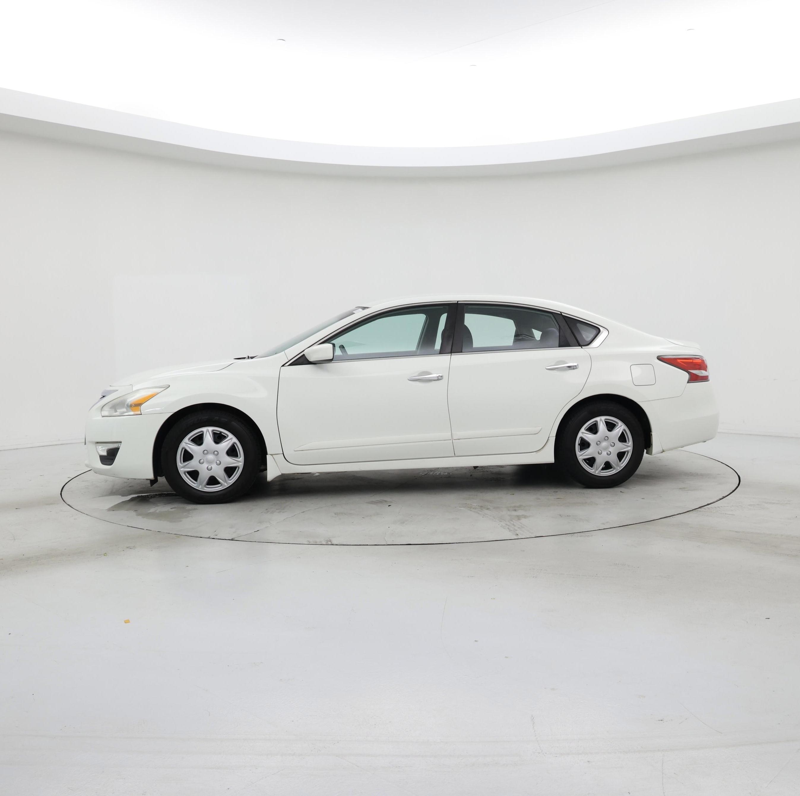Thumbnail: 2015 Nissan Altima - 3