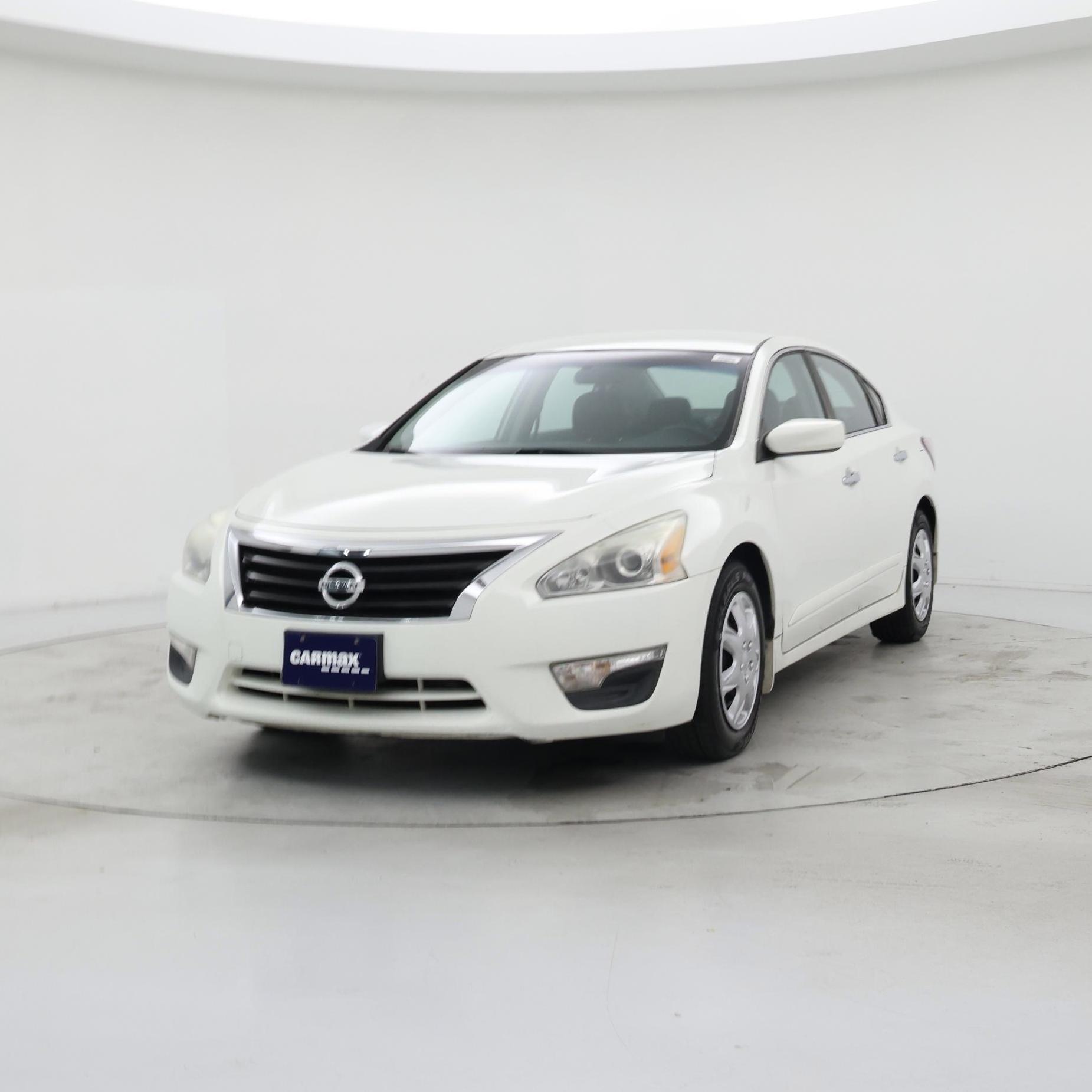 Thumbnail: 2015 Nissan Altima - 4