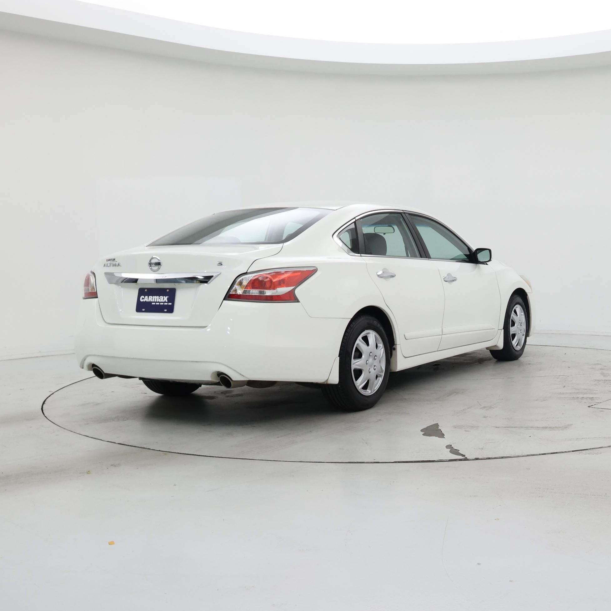 Thumbnail: 2015 Nissan Altima - 8