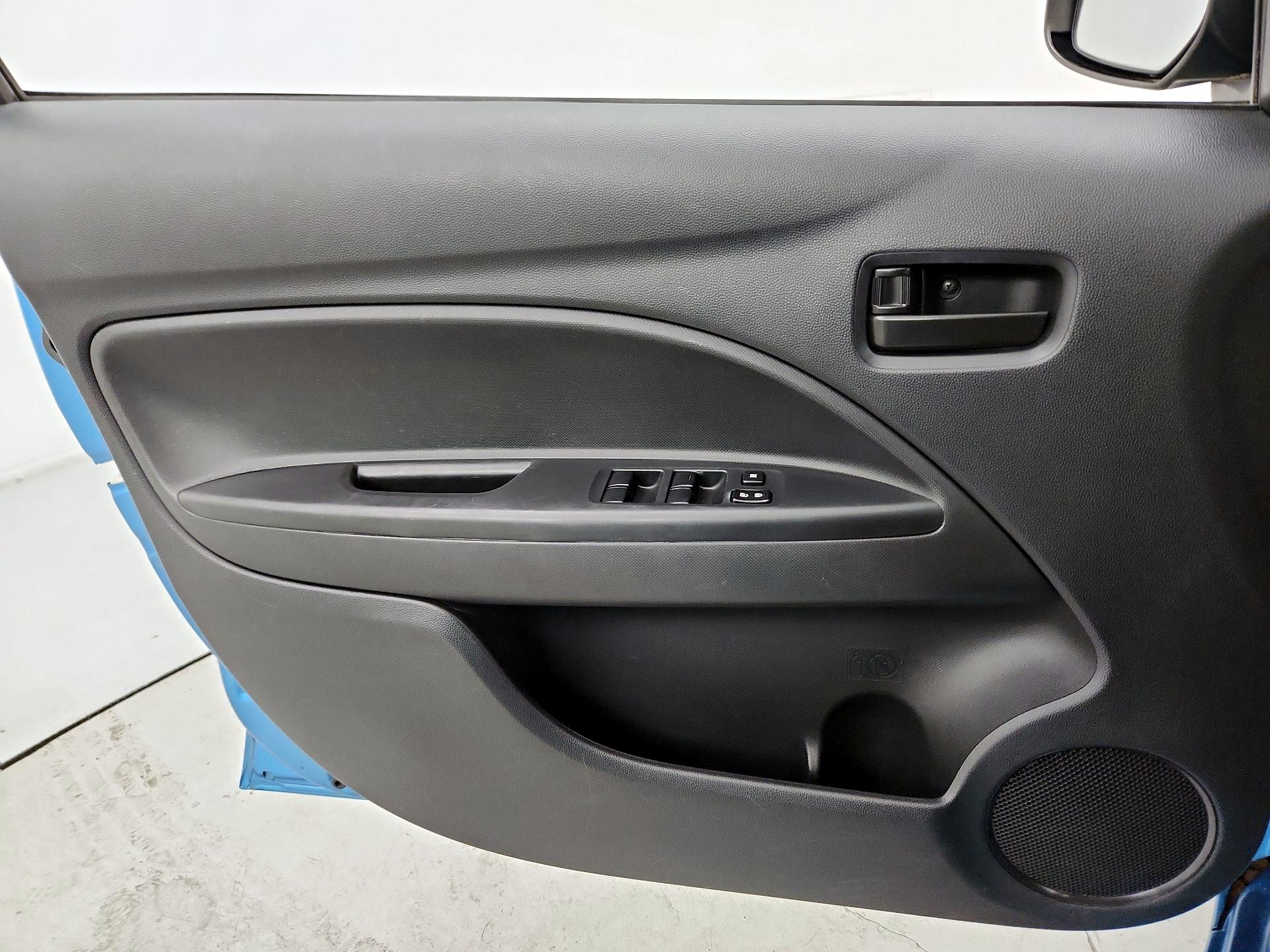 Thumbnail: 2015 Mitsubishi Mirage - 12