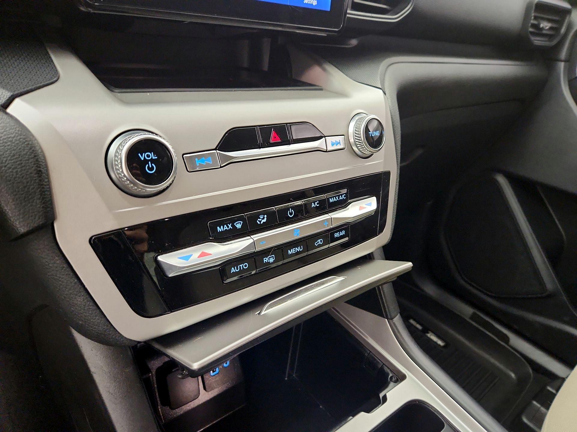 Thumbnail: 2021 Ford Explorer - 16