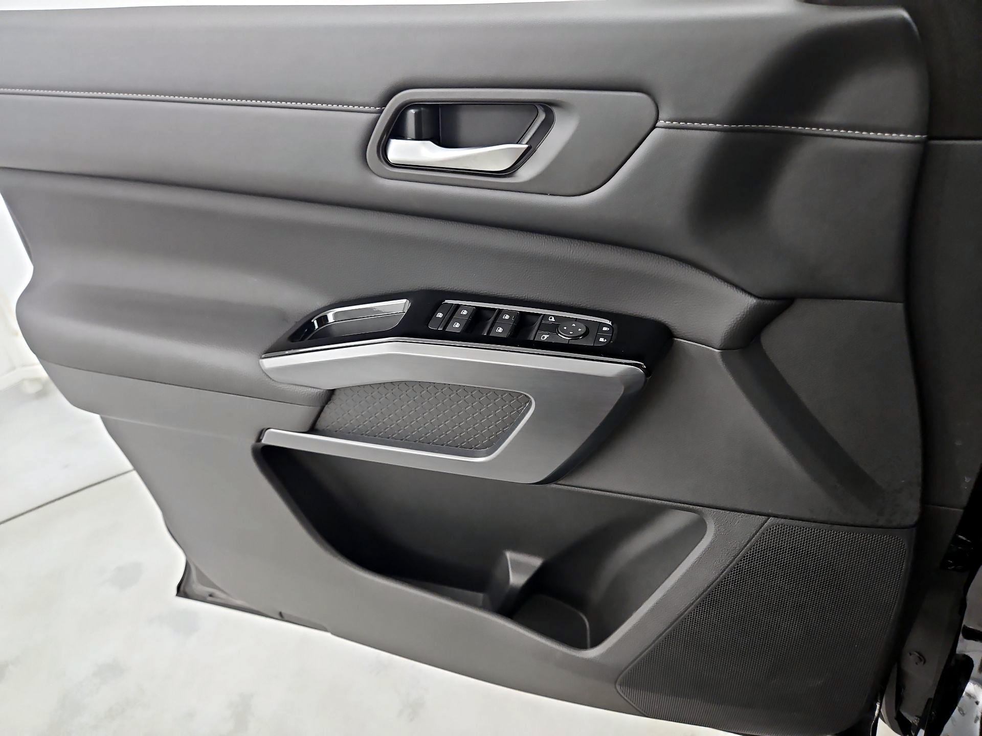 Thumbnail: 2024 Nissan Pathfinder - 12