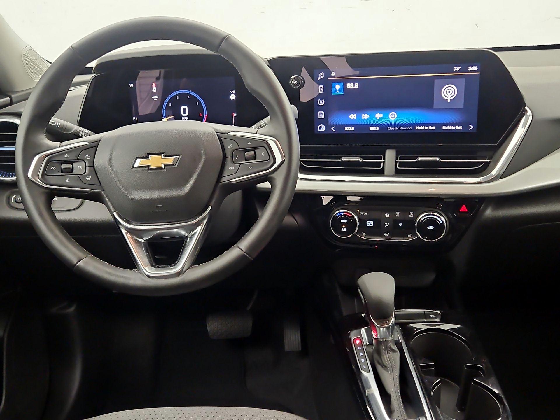 Thumbnail: 2025 Chevrolet Trax - 10