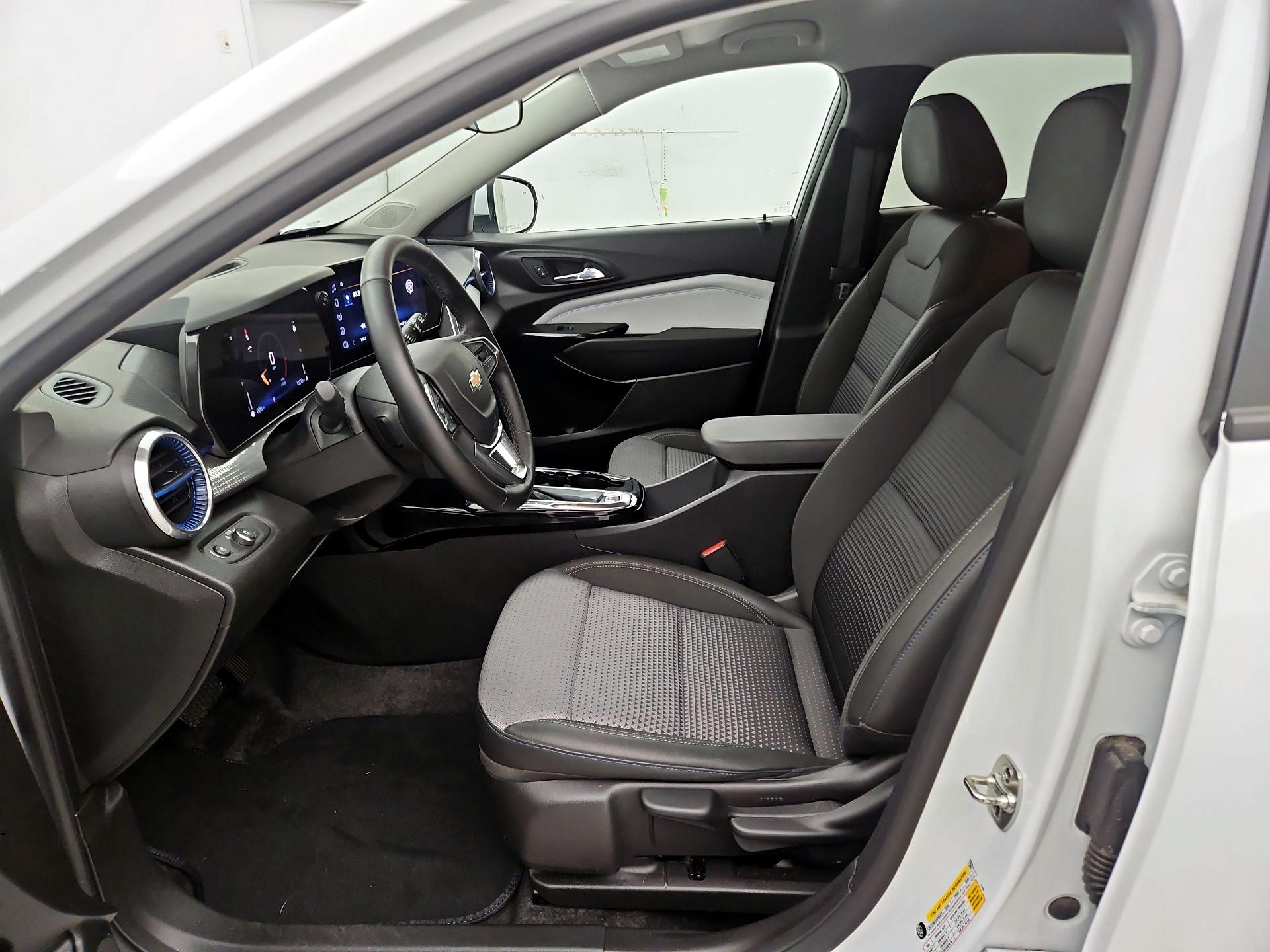 Thumbnail: 2025 Chevrolet Trax - 11