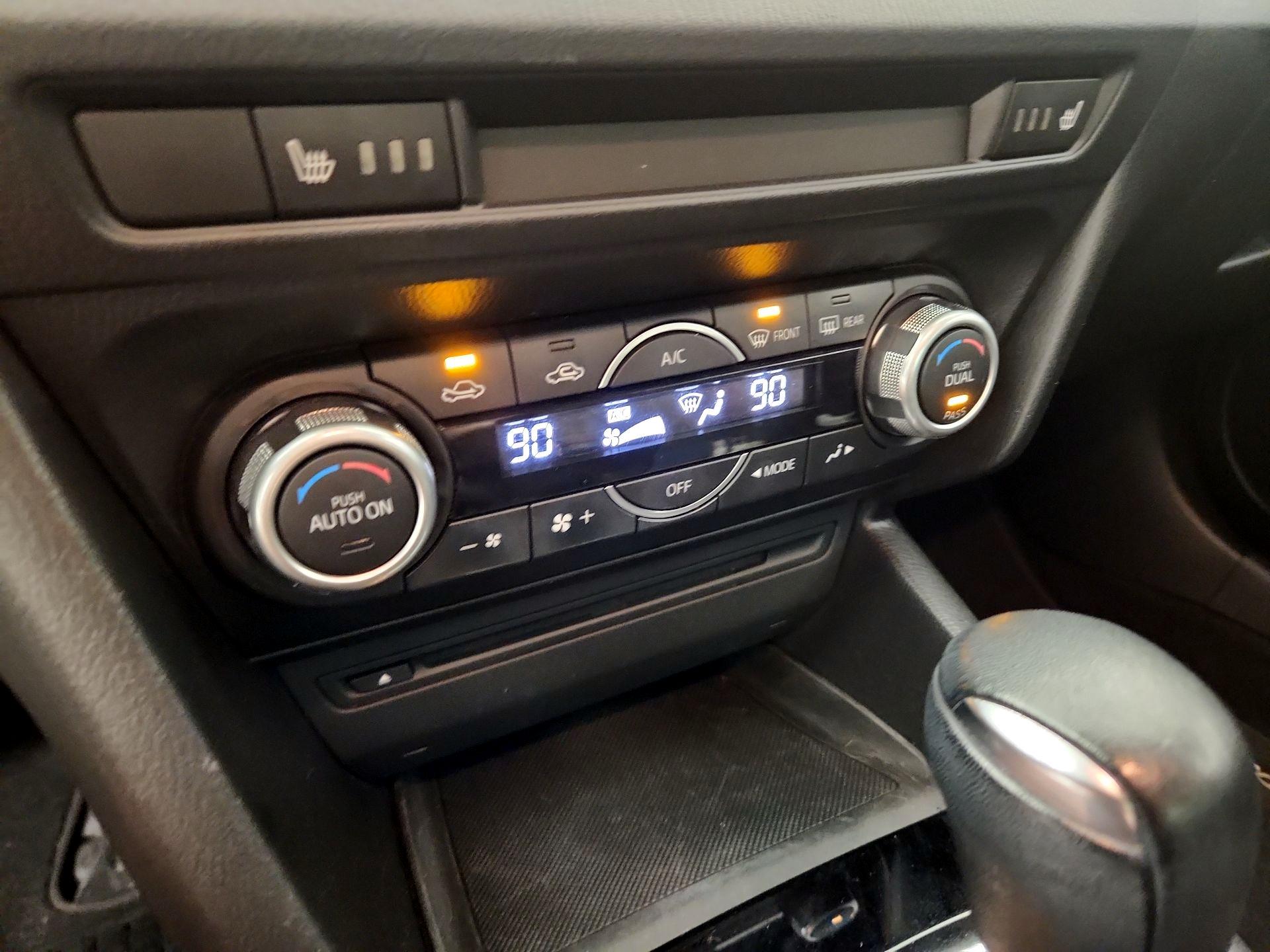 Thumbnail: 2015 Mazda Mazda3 - 14