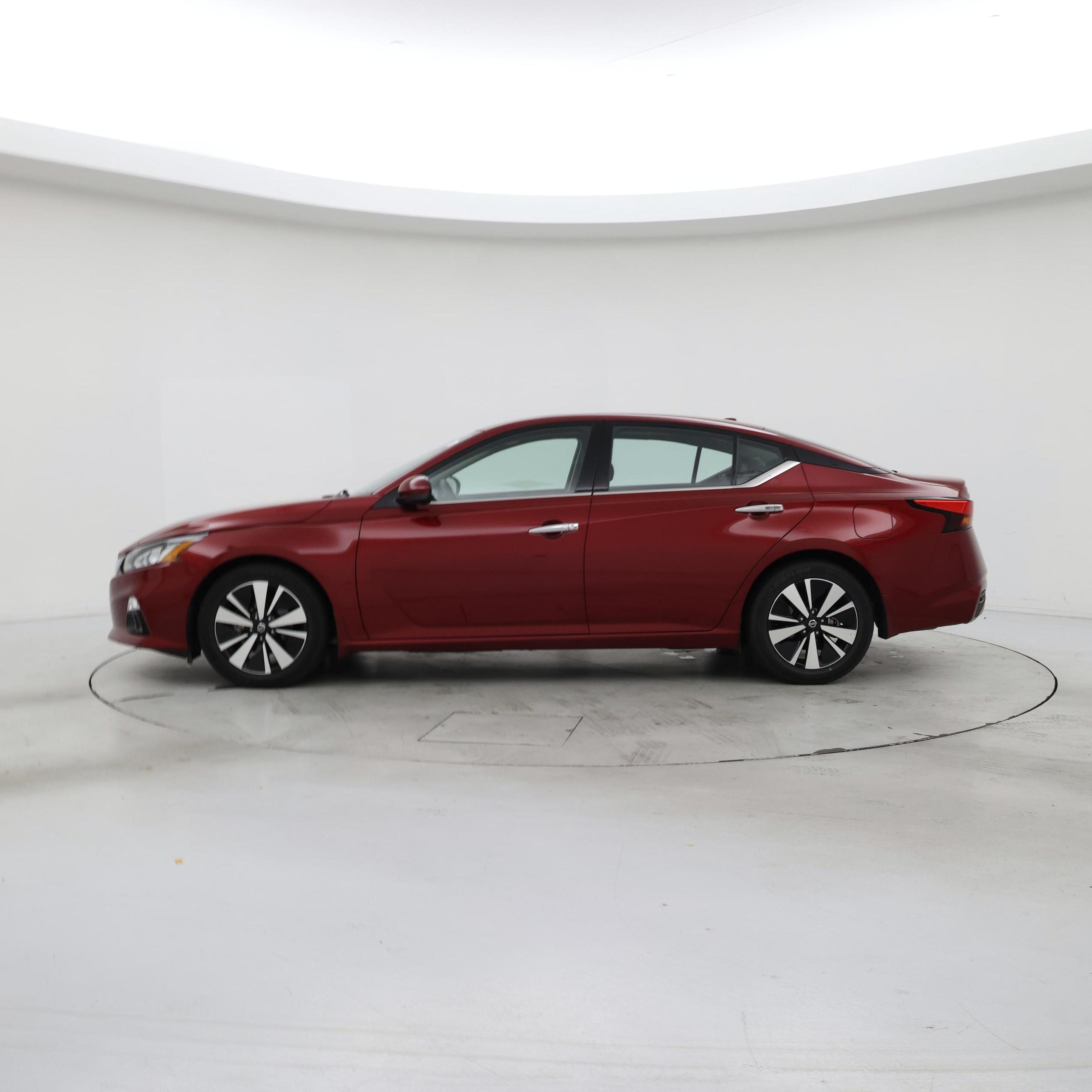 Thumbnail: 2020 Nissan Altima - 3