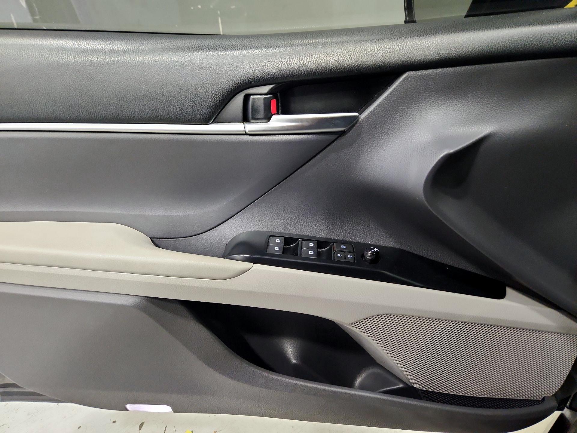 Thumbnail: 2018 Toyota Camry - 12
