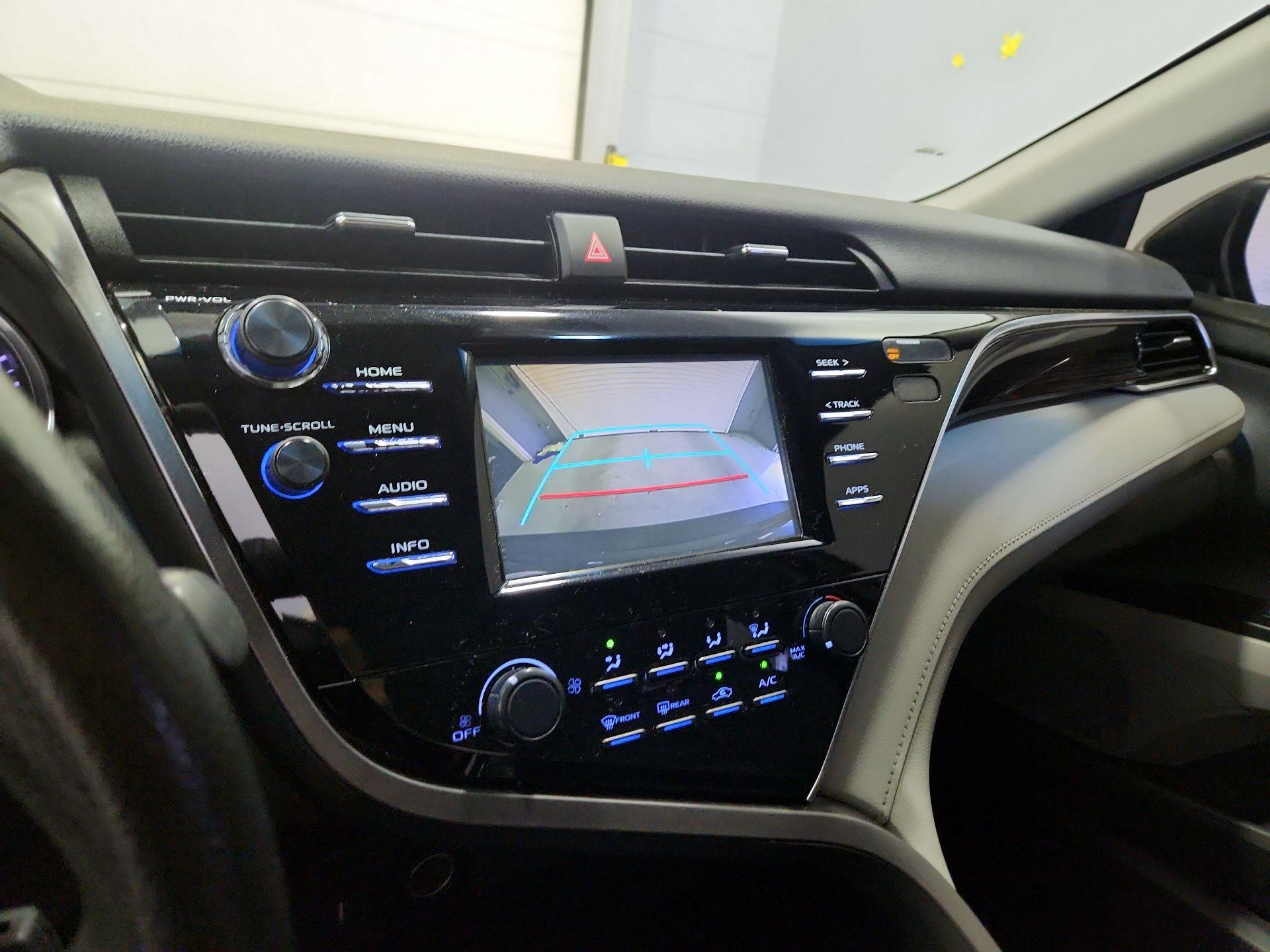 Thumbnail: 2018 Toyota Camry - 14