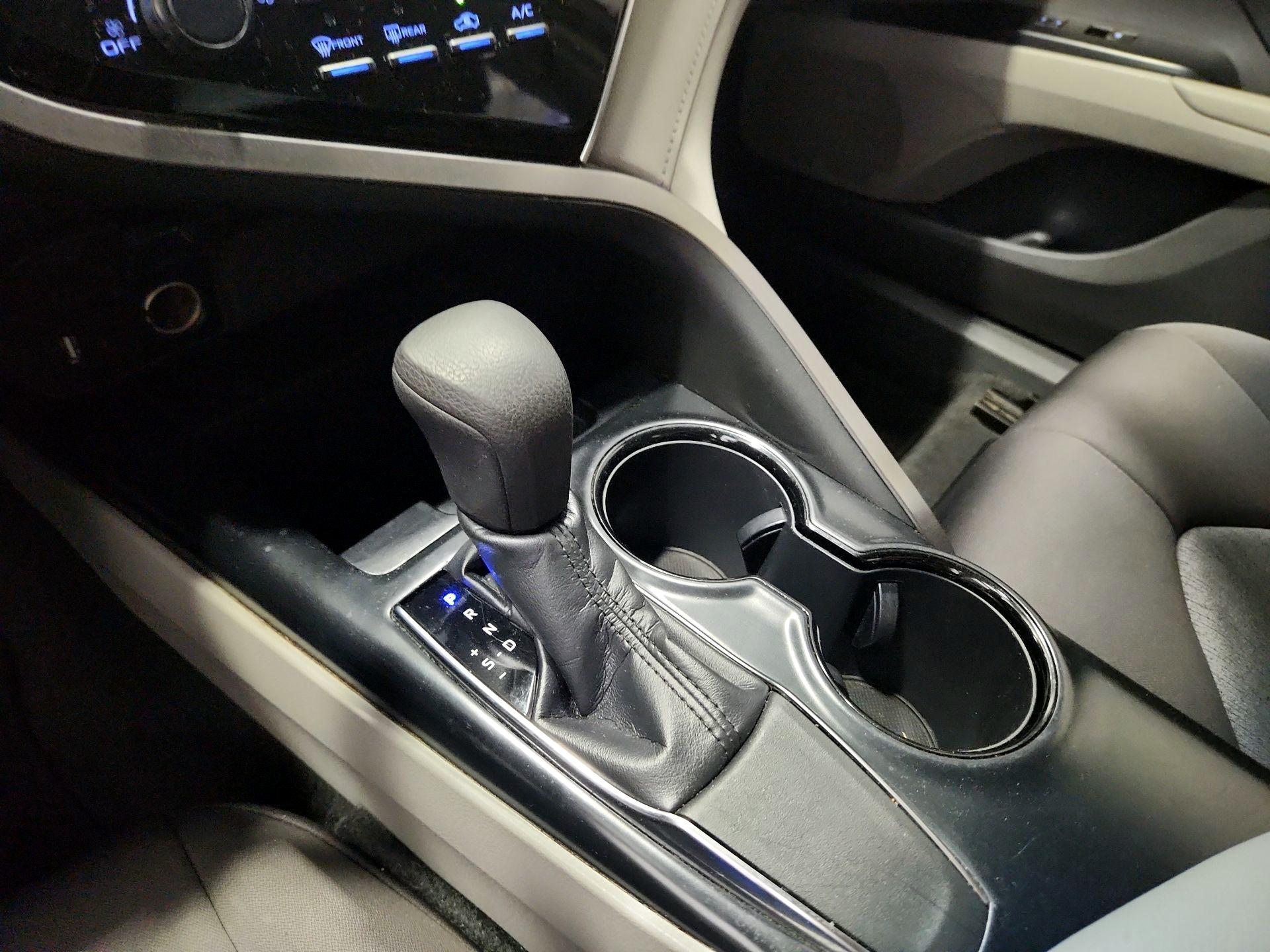 Thumbnail: 2018 Toyota Camry - 17