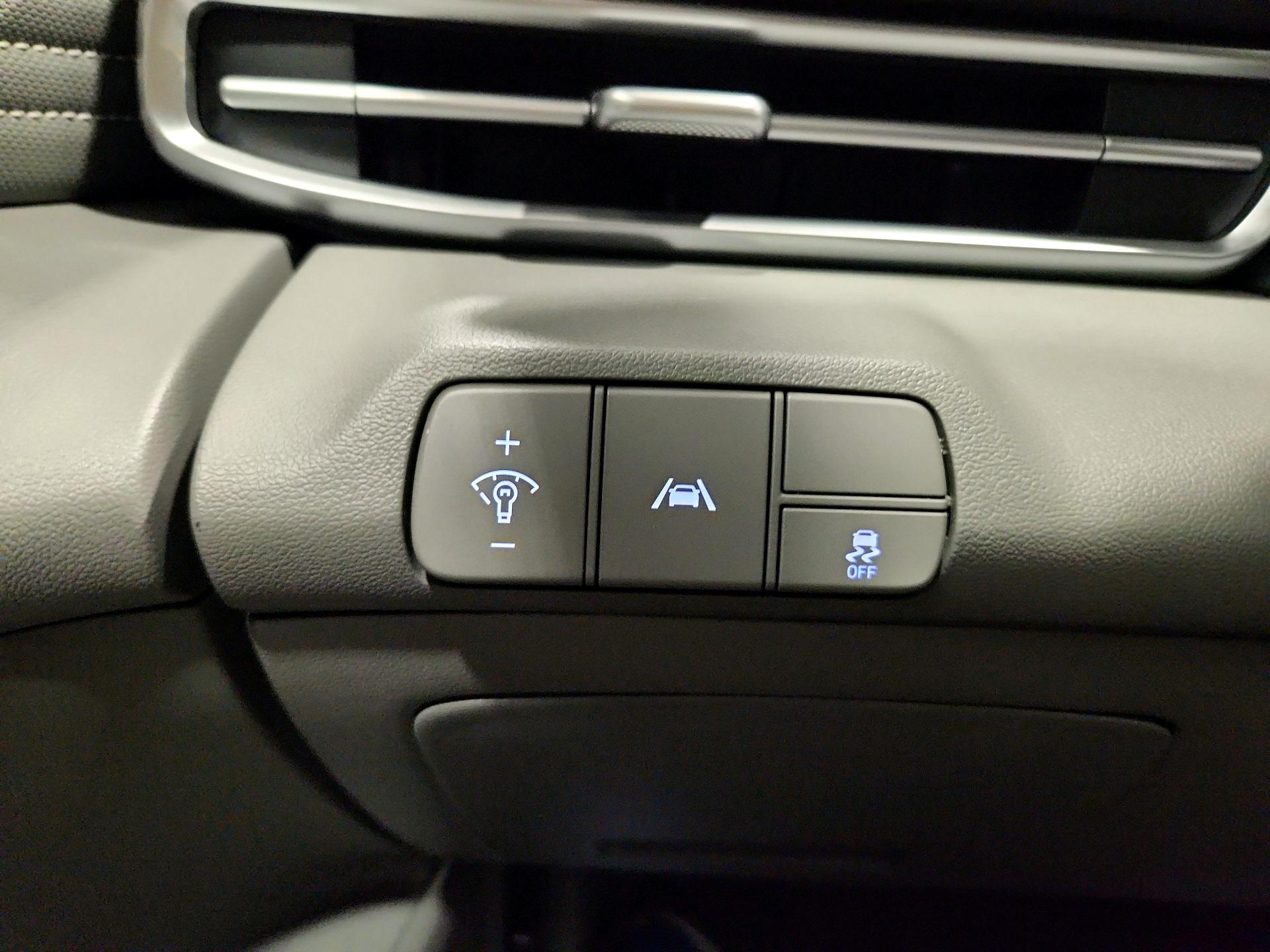 Thumbnail: 2023 Hyundai Elantra - 13