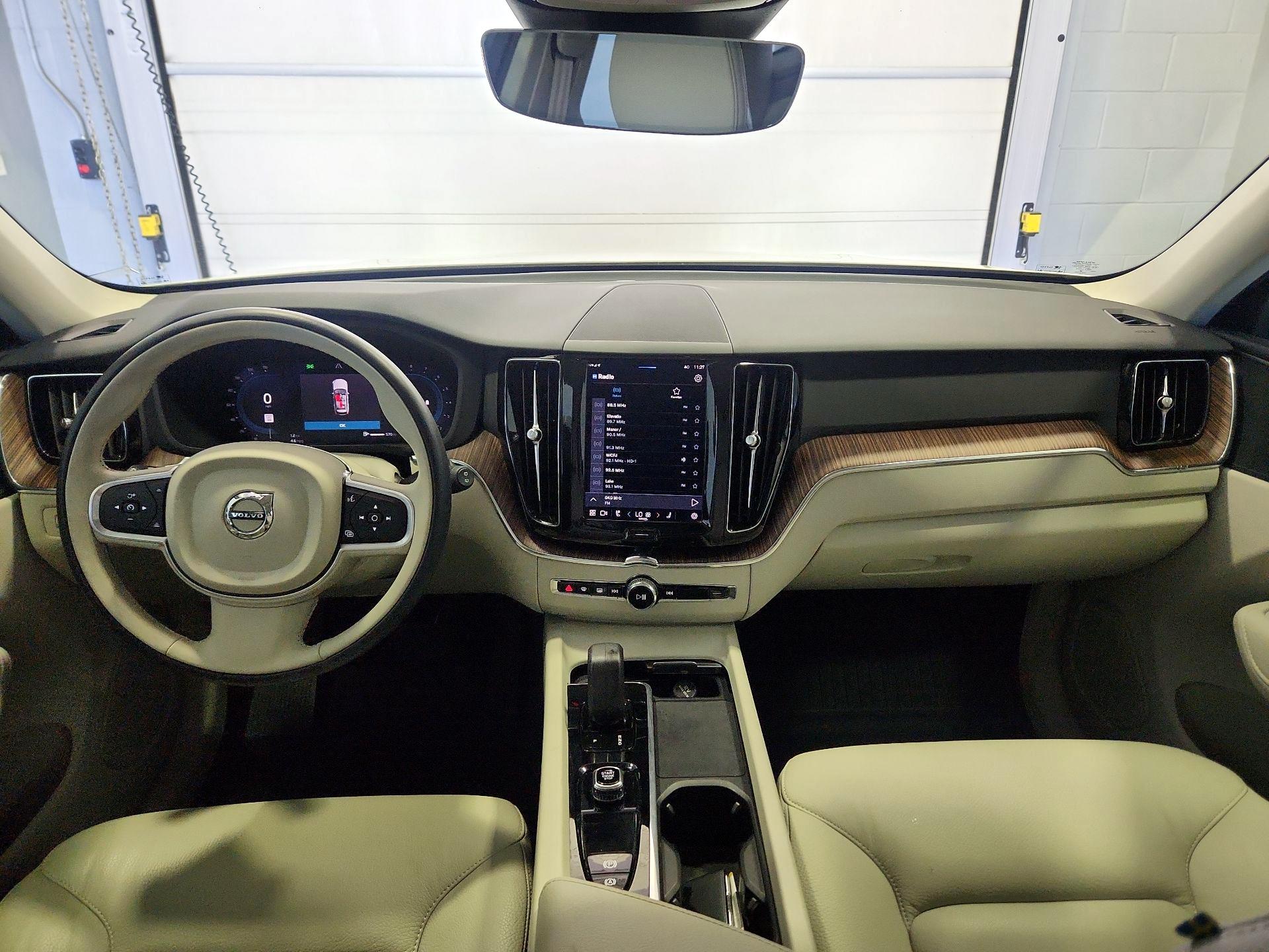 Thumbnail: 2022 Volvo XC60 - 9