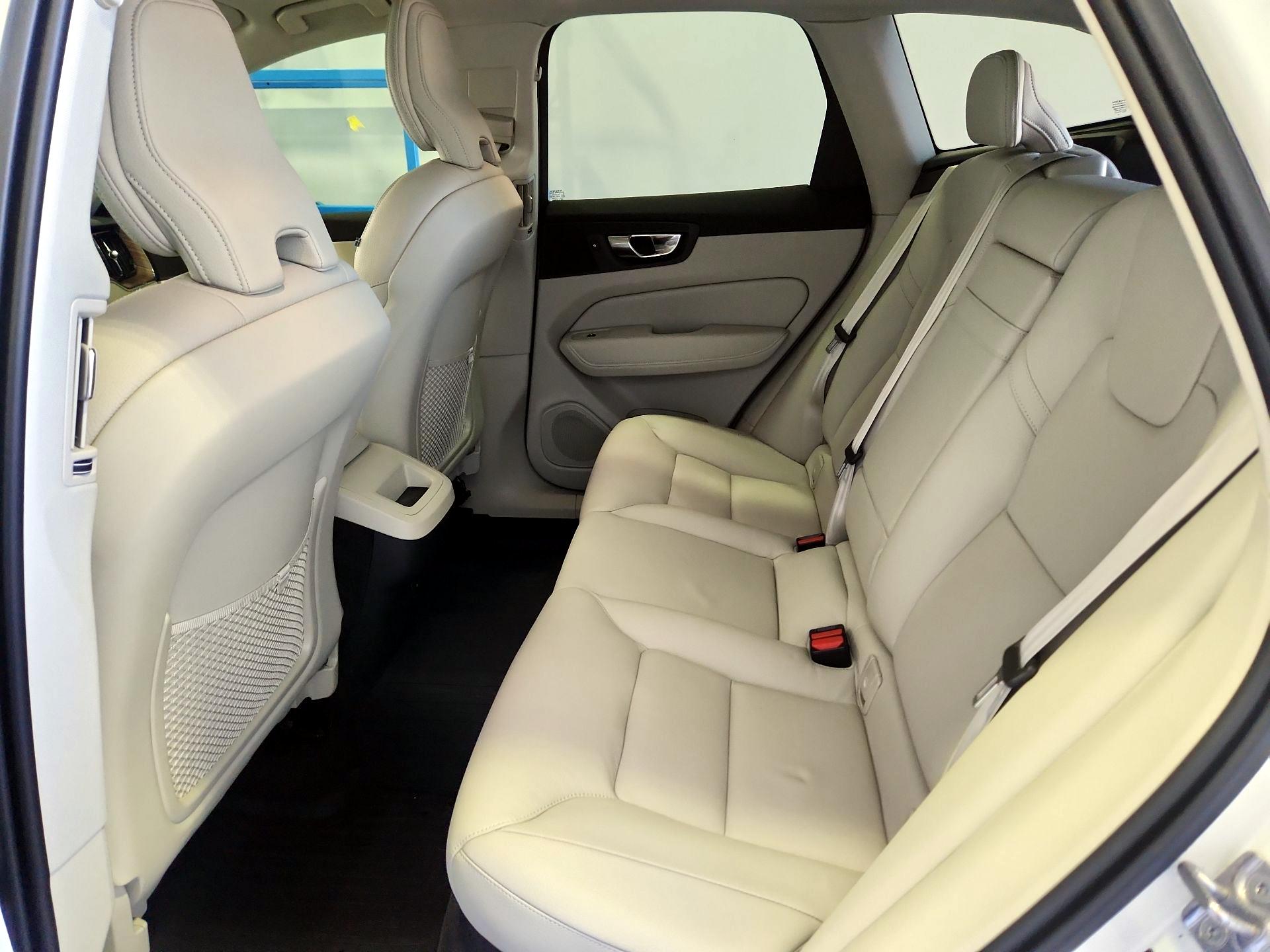 Thumbnail: 2022 Volvo XC60 - 19