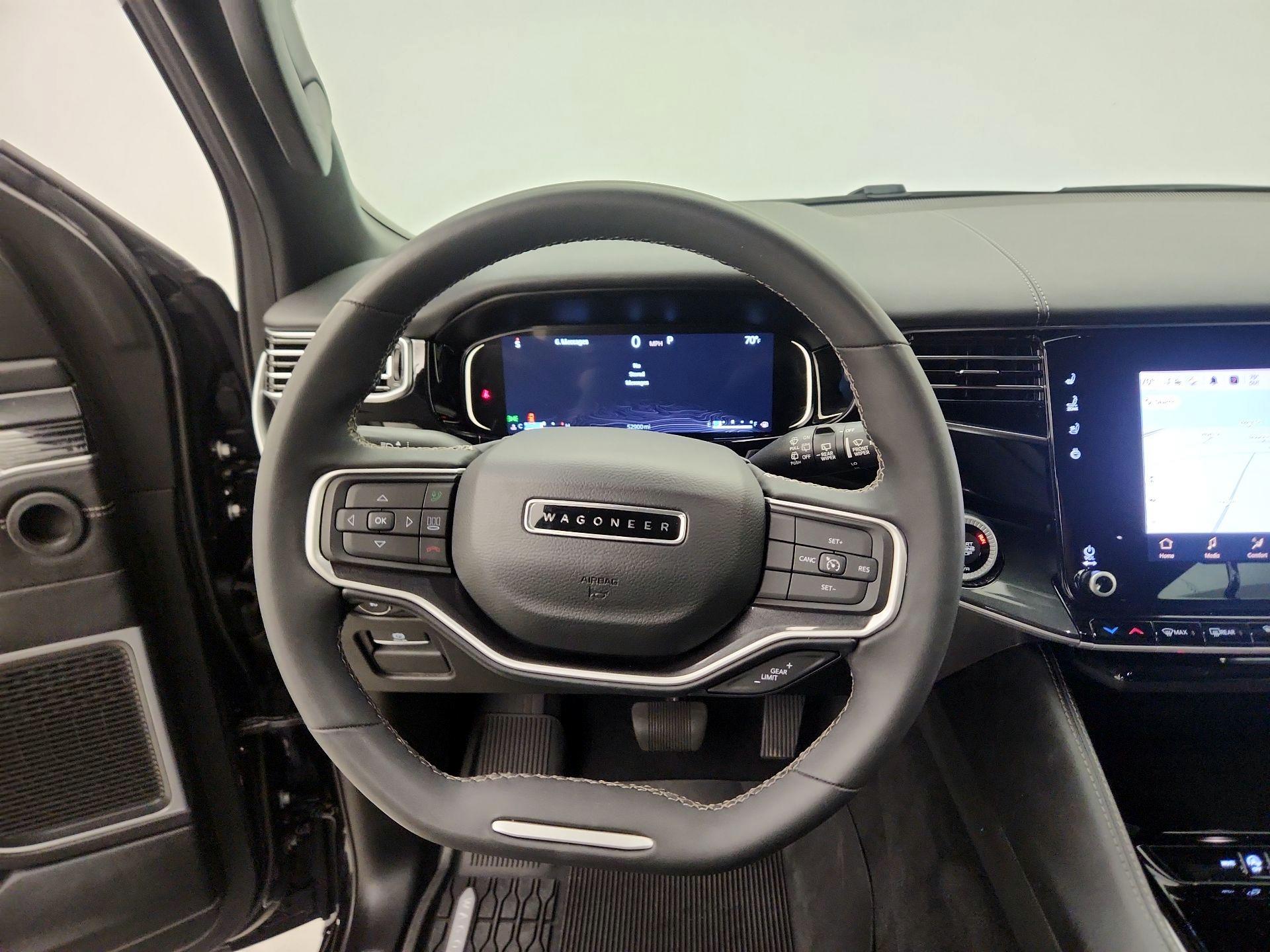 Thumbnail: 2023 Jeep Wagoneer - 10
