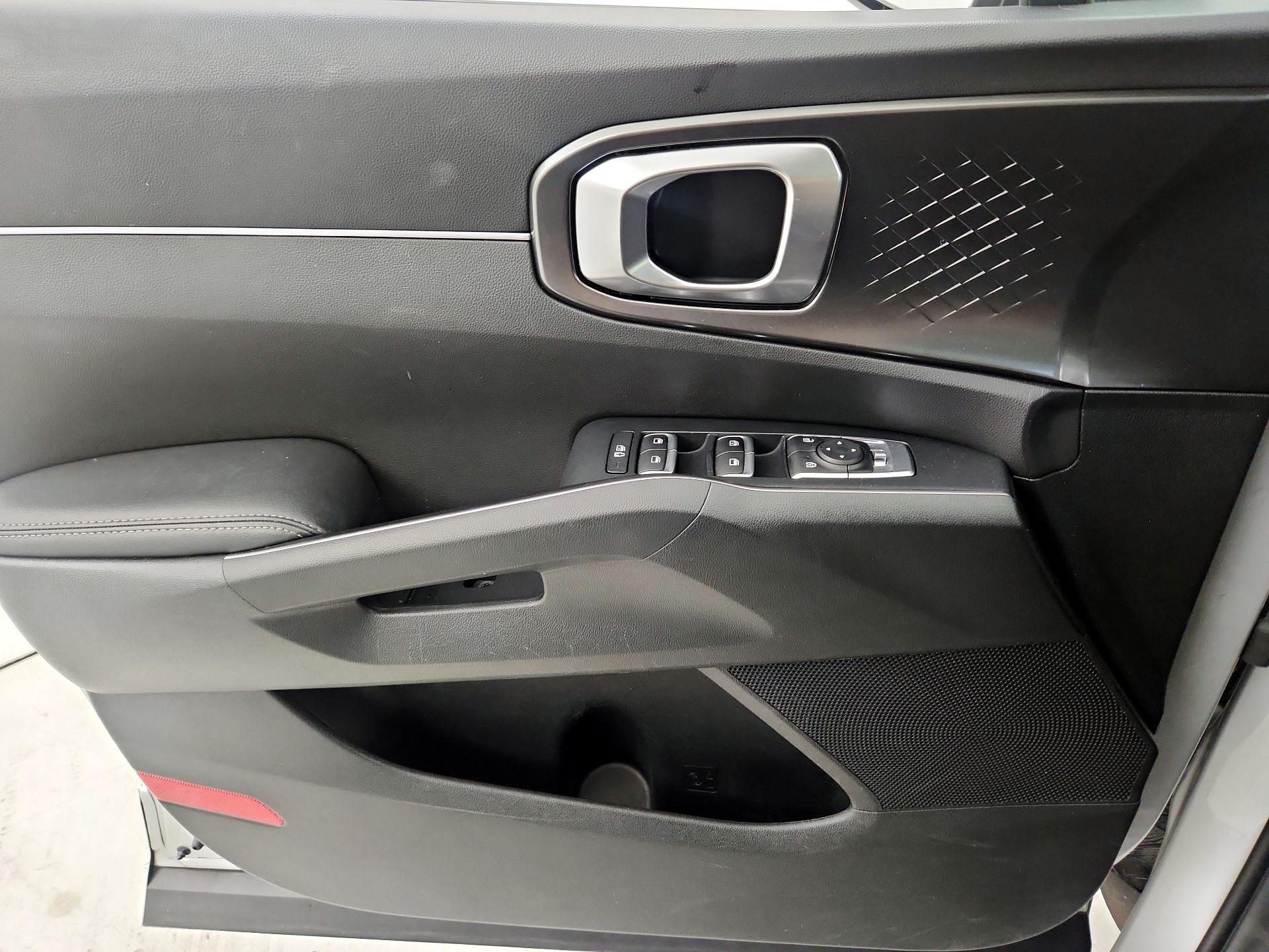 Thumbnail: 2021 Kia Sorento - 12