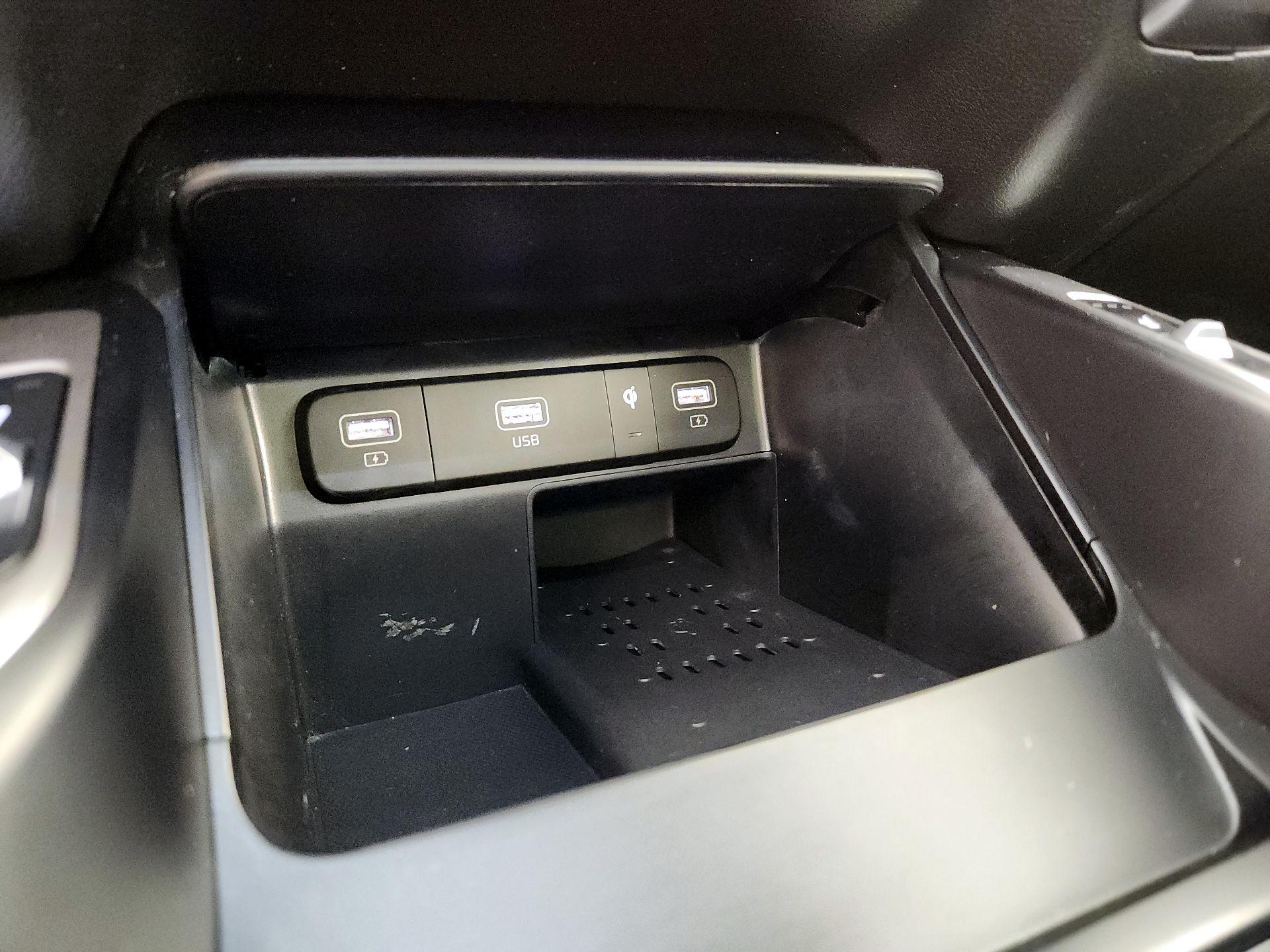 Thumbnail: 2021 Kia Sorento - 18