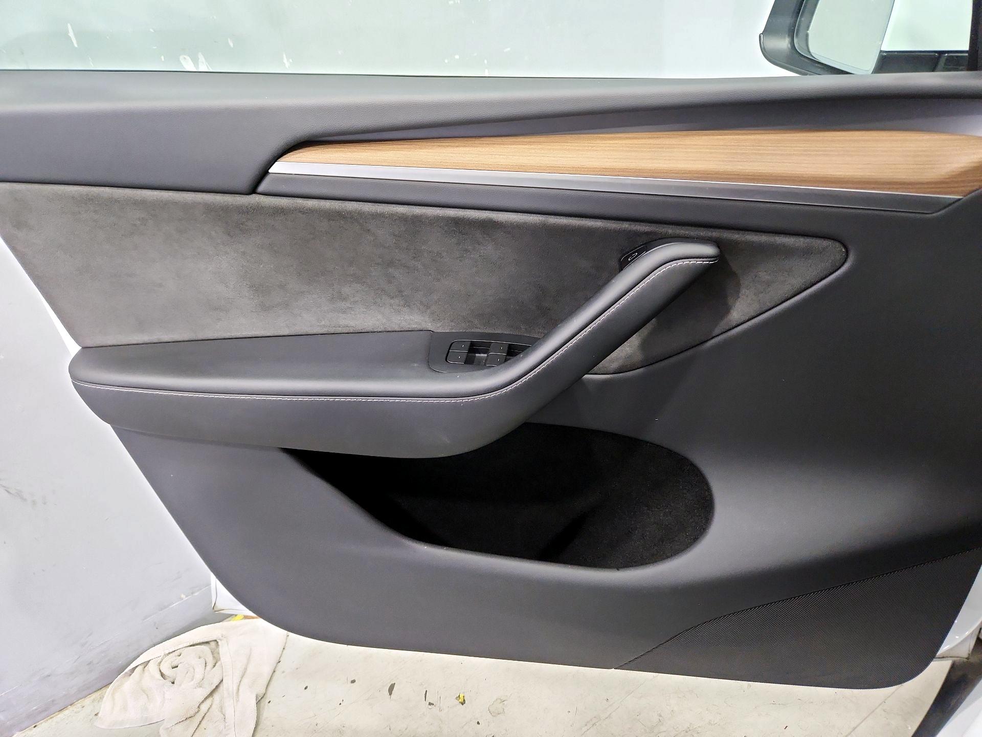 Thumbnail: 2023 Tesla Model Y - 12