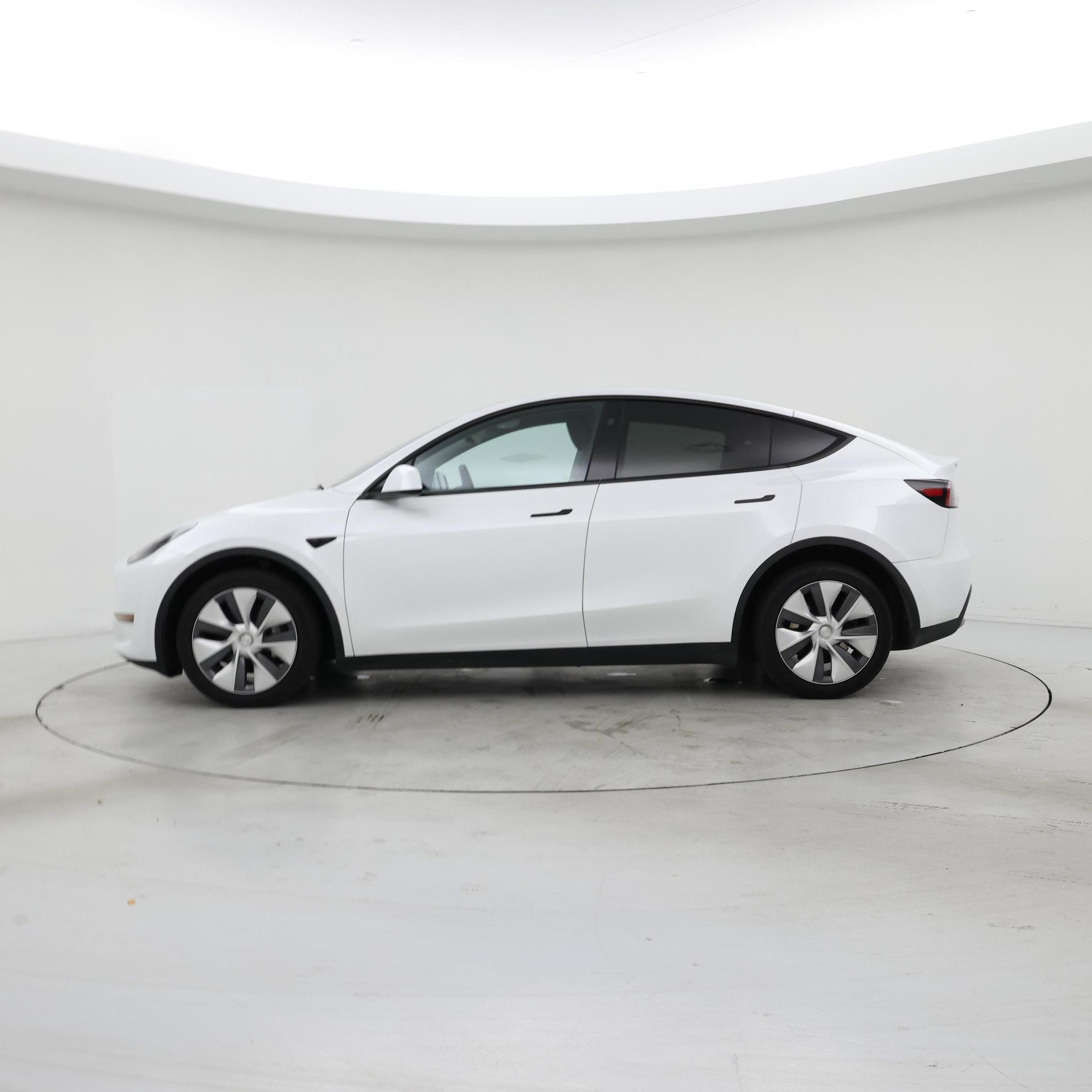Thumbnail: 2023 Tesla Model Y - 3
